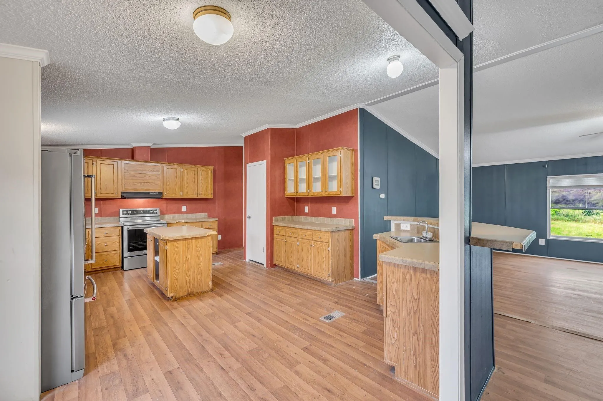 Manufactured Home For Sale in Parker County , 1350 Stephens Road, Millsap, Texas 76066, 3 Bedrooms, 2 Bathrooms, Garage spaces, 1,800 Sqft, built in 2006, Price $239,000, mls#21335933, Real Estate Agent in Millsap, Homes For Sale in Parker county, Homes For Sale in Millsap, Realtor in Millsap Texas, Real Estate Brokerage Independent Realty Texas, Luminita Cordes Realtor