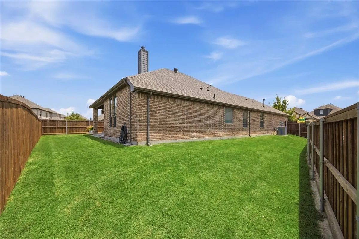 Single Family Residence For Sale in Tarrant County , 6028 Trail Driver Court, Fort Worth, Texas 76123, 3 Bedroom, 2 Bathroom, 2 Garage spaces, 2,306 Sqft, built in 2019, mls#21334769, Real Estate Agent in Fort Worth, Homes For Sale in Tarrant county, Homes For Sale in Fort Worth, Realtor in Fort Worth Texas, Real Estate Brokerage Independent Realty Texas, Luminita Cordes Realtor