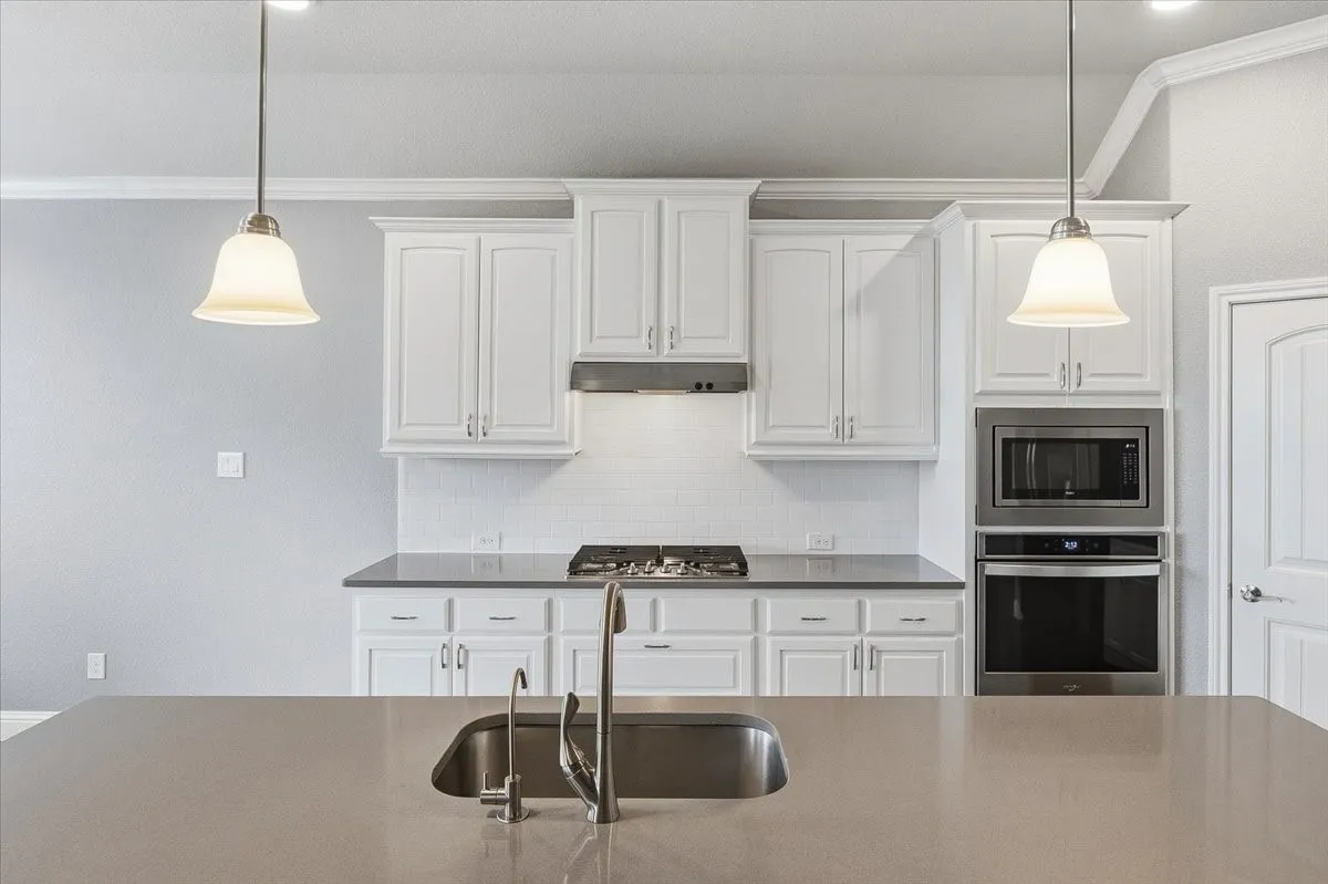 Single Family Residence For Sale in Tarrant County , 6028 Trail Driver Court, Fort Worth, Texas 76123, 3 Bedroom, 2 Bathroom, 2 Garage spaces, 2,306 Sqft, built in 2019, mls#21334769, Real Estate Agent in Fort Worth, Homes For Sale in Tarrant county, Homes For Sale in Fort Worth, Realtor in Fort Worth Texas, Real Estate Brokerage Independent Realty Texas, Luminita Cordes Realtor