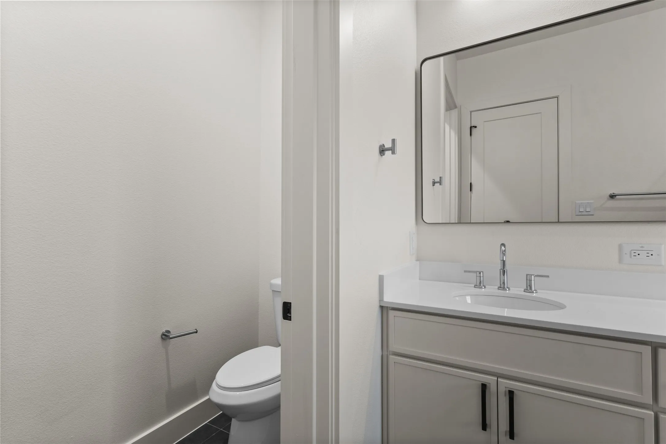 Townhouse For Rent in Dallas County , 2203 Hondo Avenue 202, Dallas, Texas 75219, 3 Bedrooms, 4 Bathrooms, 2 Garage spaces, 2,440 Sqft, built in 2025, Price $3,700, mls#21335959, Real Estate Agent in Dallas, Homes For Rent in Dallas county, Homes For Rent in Dallas, Realtor in Dallas Texas, Real Estate Brokerage Independent Realty Texas, Luminita Cordes Realtor
