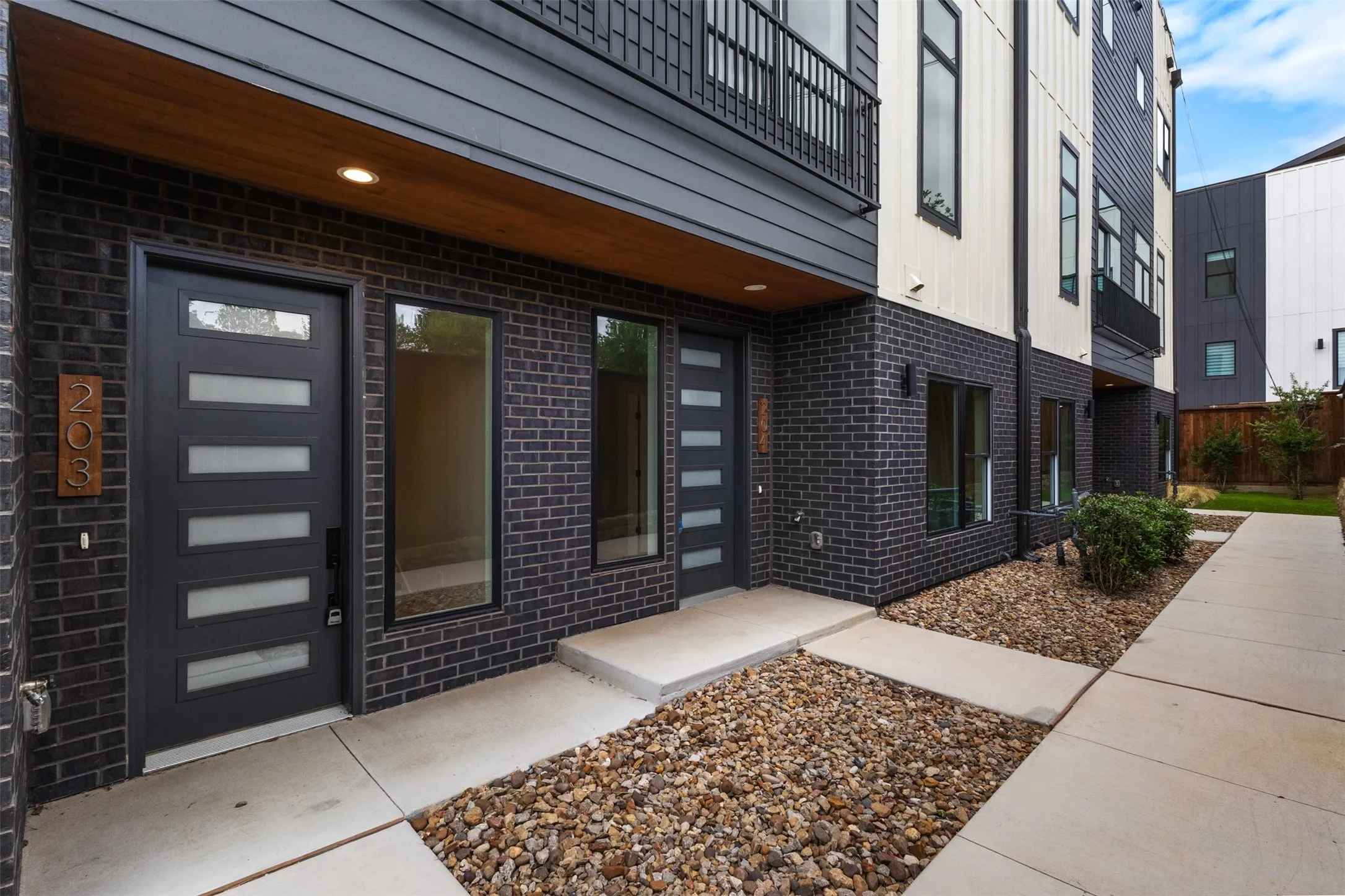Townhouse For Rent in Dallas County , 2203 Hondo Avenue 202, Dallas, Texas 75219, 3 Bedrooms, 4 Bathrooms, 2 Garage spaces, 2,440 Sqft, built in 2025, Price $3,700, mls#21335959, Real Estate Agent in Dallas, Homes For Rent in Dallas county, Homes For Rent in Dallas, Realtor in Dallas Texas, Real Estate Brokerage Independent Realty Texas, Luminita Cordes Realtor