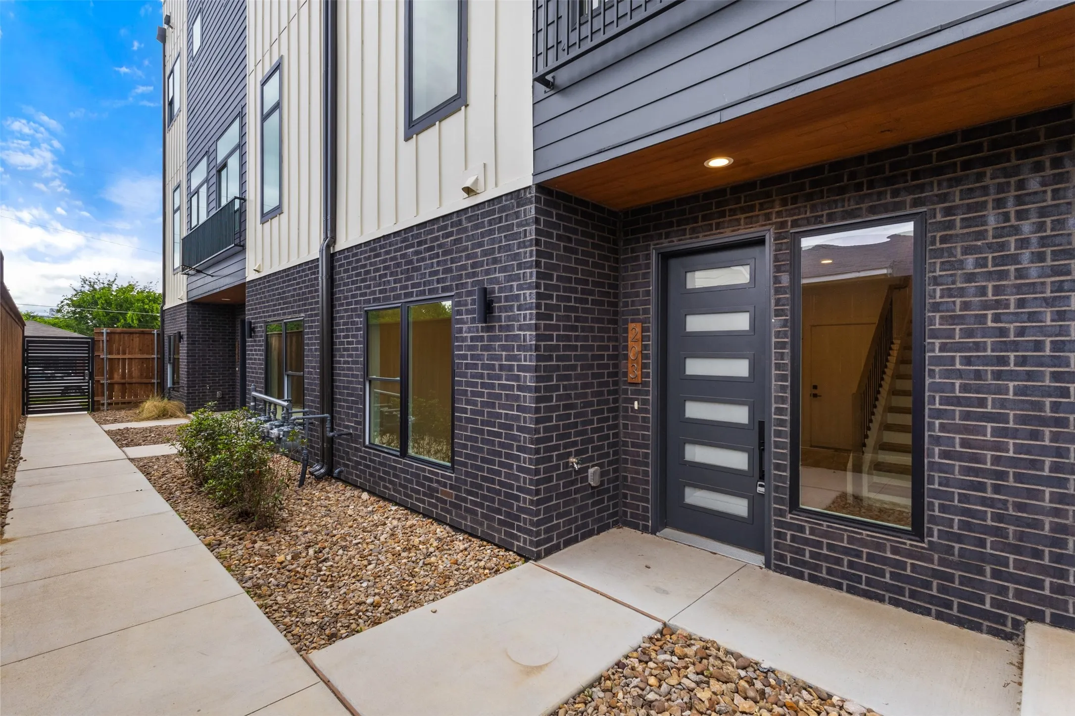 Townhouse For Rent in Dallas County , 2203 Hondo Avenue 202, Dallas, Texas 75219, 3 Bedrooms, 4 Bathrooms, 2 Garage spaces, 2,440 Sqft, built in 2025, Price $3,700, mls#21335959, Real Estate Agent in Dallas, Homes For Rent in Dallas county, Homes For Rent in Dallas, Realtor in Dallas Texas, Real Estate Brokerage Independent Realty Texas, Luminita Cordes Realtor