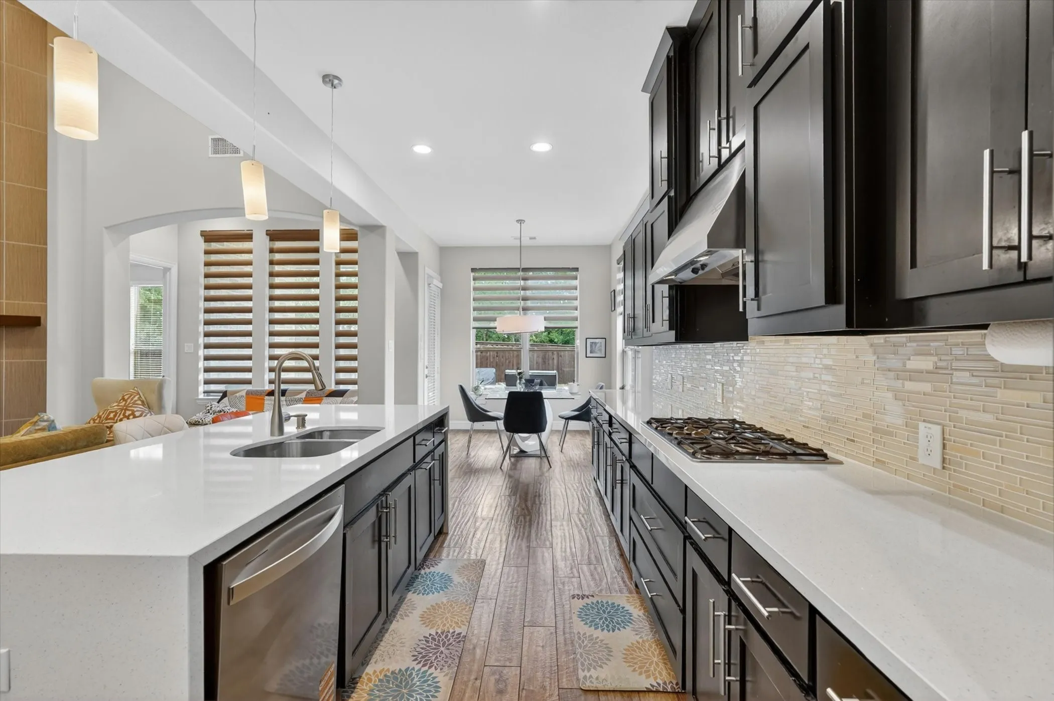 Single Family Residence For Sale in Dallas County , 7359 Clementine Drive, Irving, Texas 75063, 4 Bedroom, 4 Bathroom, 2 Garage spaces, 3,485 Sqft, built in 2015, mls#21330875, Real Estate Agent in Irving, Homes For Sale in Dallas county, Homes For Sale in Irving, Realtor in Irving Texas, Real Estate Brokerage Independent Realty Texas, Luminita Cordes Realtor
