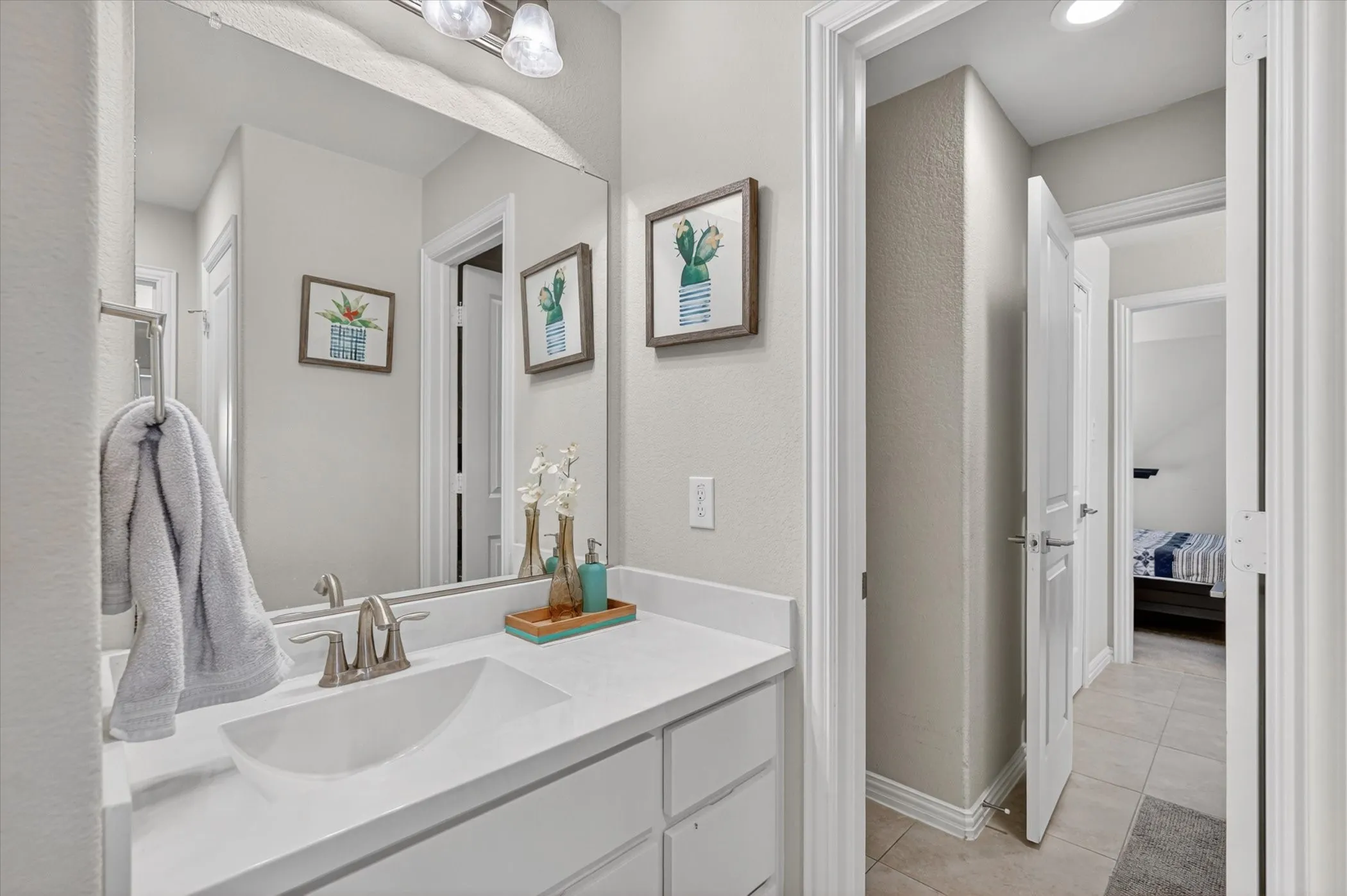 Single Family Residence For Sale in Dallas County , 7359 Clementine Drive, Irving, Texas 75063, 4 Bedroom, 4 Bathroom, 2 Garage spaces, 3,485 Sqft, built in 2015, mls#21330875, Real Estate Agent in Irving, Homes For Sale in Dallas county, Homes For Sale in Irving, Realtor in Irving Texas, Real Estate Brokerage Independent Realty Texas, Luminita Cordes Realtor