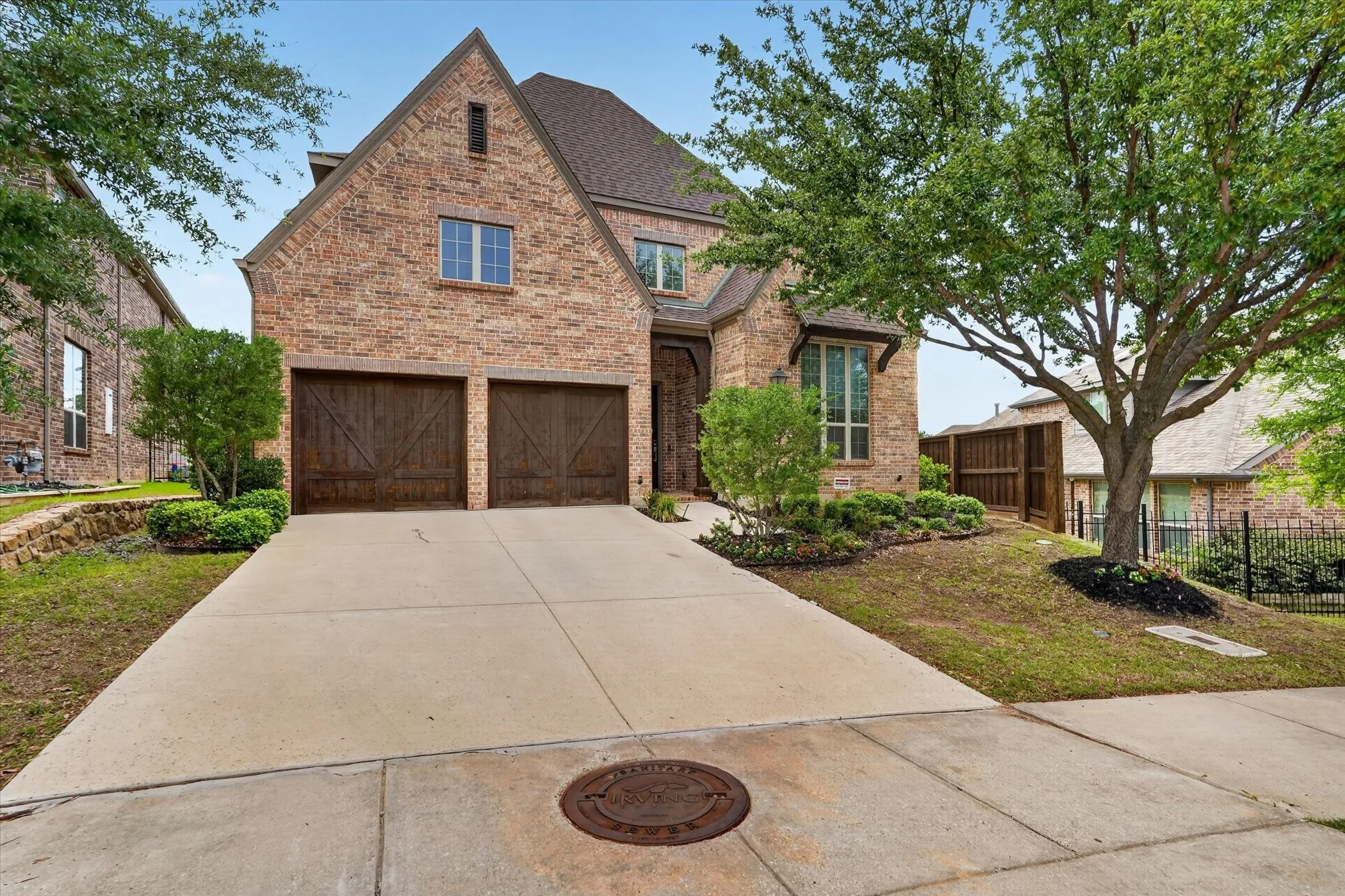 Single Family Residence For Sale in Dallas County , 7359 Clementine Drive, Irving, Texas 75063, 4 Bedroom, 4 Bathroom, 2 Garage spaces, 3,485 Sqft, built in 2015, mls#21330875, Real Estate Agent in Irving, Homes For Sale in Dallas county, Homes For Sale in Irving, Realtor in Irving Texas, Real Estate Brokerage Independent Realty Texas, Luminita Cordes Realtor