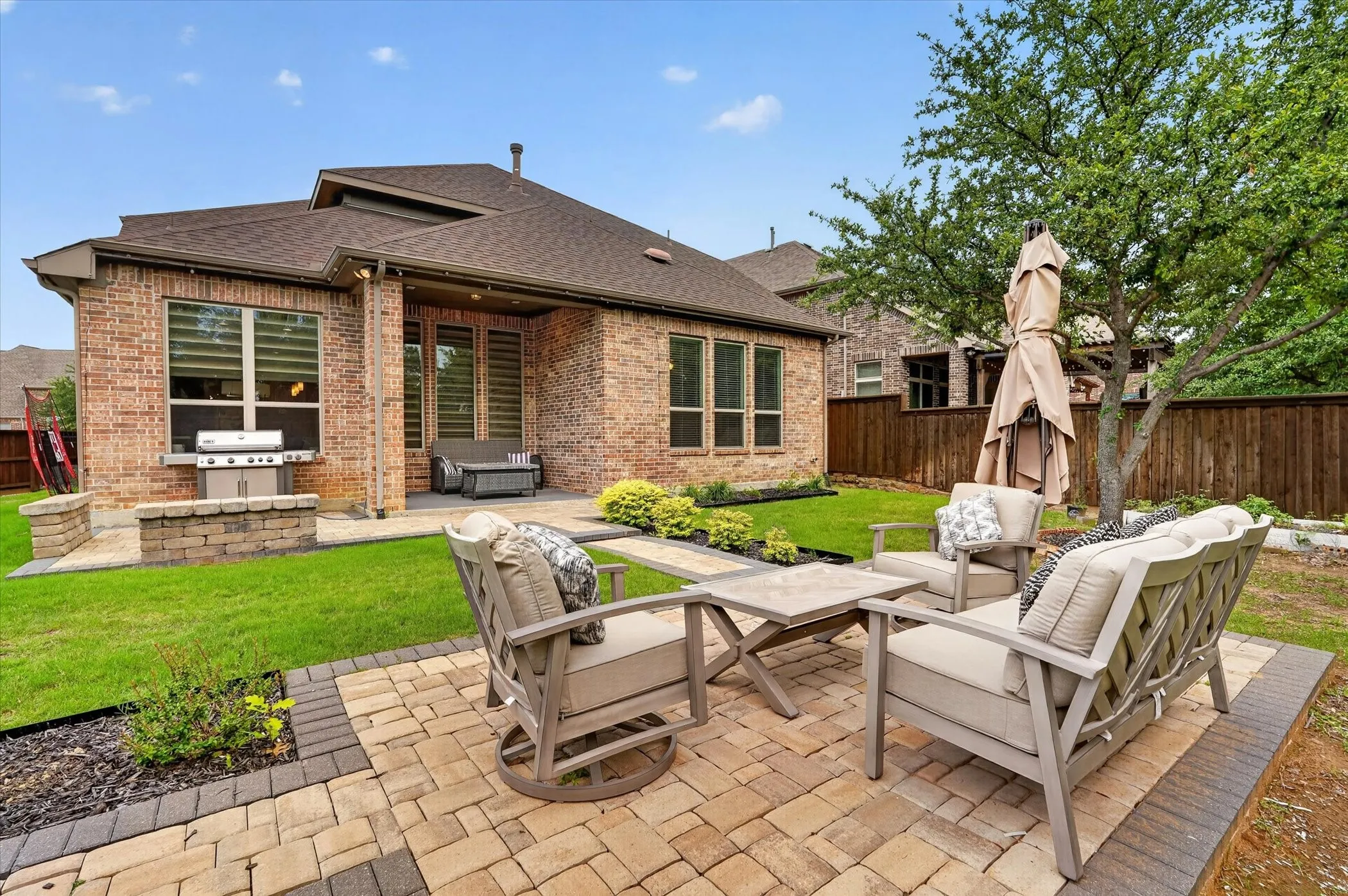 Single Family Residence For Sale in Dallas County , 7359 Clementine Drive, Irving, Texas 75063, 4 Bedroom, 4 Bathroom, 2 Garage spaces, 3,485 Sqft, built in 2015, mls#21330875, Real Estate Agent in Irving, Homes For Sale in Dallas county, Homes For Sale in Irving, Realtor in Irving Texas, Real Estate Brokerage Independent Realty Texas, Luminita Cordes Realtor