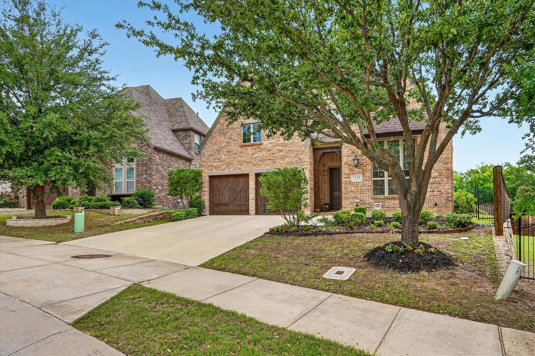 Single Family Residence For Sale in Dallas County , 7359 Clementine Drive, Irving, Texas 75063, 4 Bedroom, 4 Bathroom, 2 Garage spaces, 3,485 Sqft, built in 2015, mls#21330875, Real Estate Agent in Irving, Homes For Sale in Dallas county, Homes For Sale in Irving, Realtor in Irving Texas, Real Estate Brokerage Independent Realty Texas, Luminita Cordes Realtor