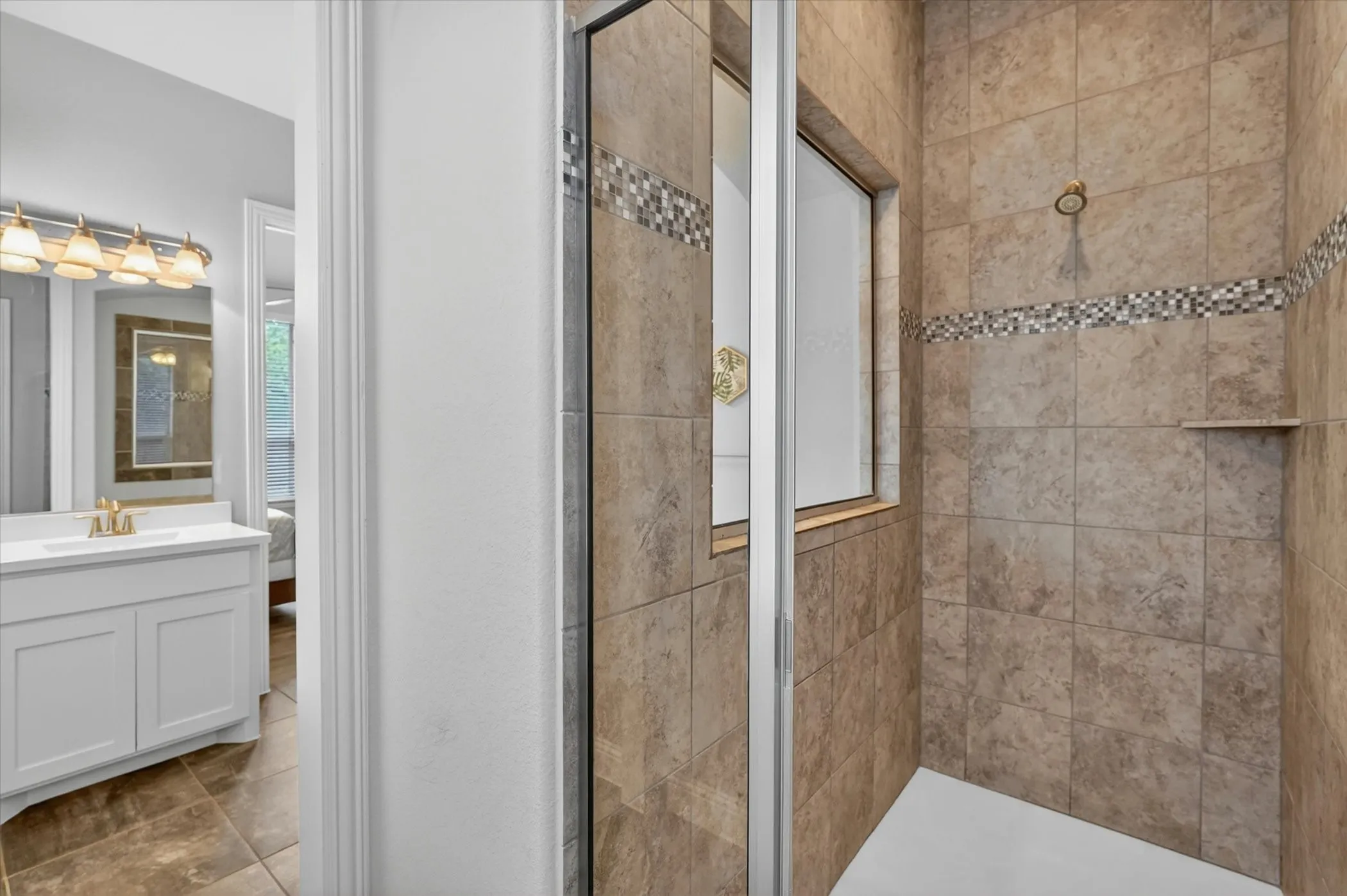 Single Family Residence For Sale in Dallas County , 7359 Clementine Drive, Irving, Texas 75063, 4 Bedroom, 4 Bathroom, 2 Garage spaces, 3,485 Sqft, built in 2015, mls#21330875, Real Estate Agent in Irving, Homes For Sale in Dallas county, Homes For Sale in Irving, Realtor in Irving Texas, Real Estate Brokerage Independent Realty Texas, Luminita Cordes Realtor