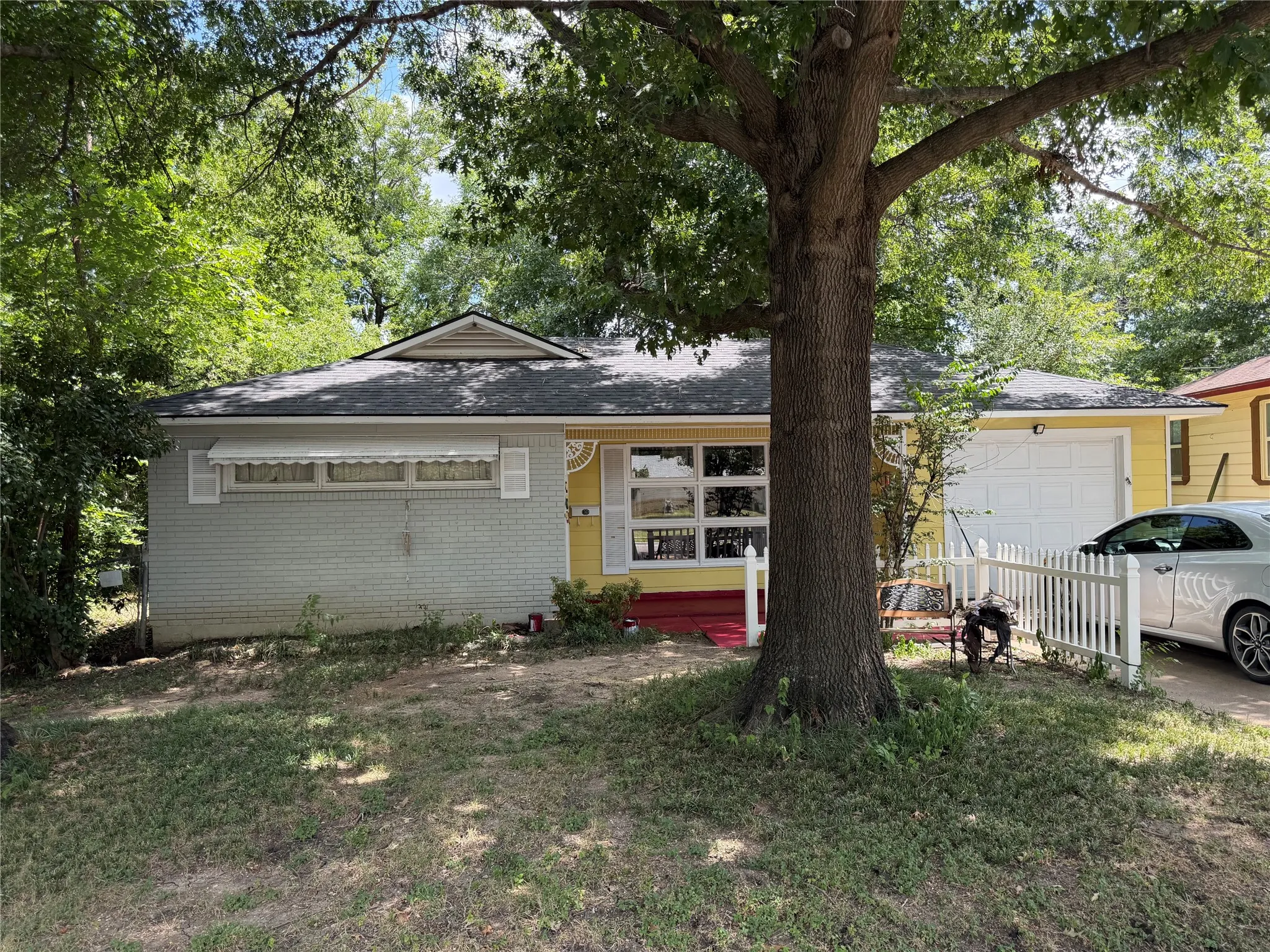 Single Family Residence For Sale in Tarrant County , 4812 Matar Street, Haltom City, Texas 76117, 3 Bedrooms, 1 Bathroom, 1 Garage spaces, 1,178 Sqft, built in 1956, Price $230,000, mls#21335981, Real Estate Agent in Haltom City, Homes For Sale in Tarrant county, Homes For Sale in Haltom City, Realtor in Haltom City Texas, Real Estate Brokerage Independent Realty Texas, Luminita Cordes Realtor