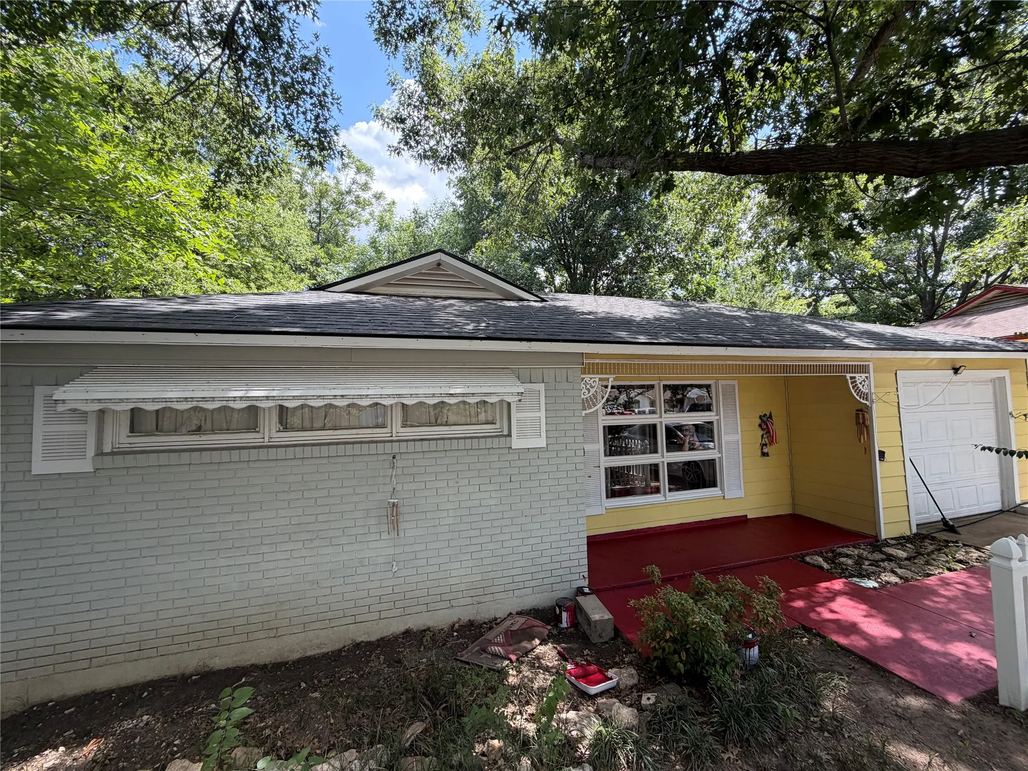 Single Family Residence For Sale in Tarrant County , 4812 Matar Street, Haltom City, Texas 76117, 3 Bedrooms, 1 Bathroom, 1 Garage spaces, 1,178 Sqft, built in 1956, Price $230,000, mls#21335981, Real Estate Agent in Haltom City, Homes For Sale in Tarrant county, Homes For Sale in Haltom City, Realtor in Haltom City Texas, Real Estate Brokerage Independent Realty Texas, Luminita Cordes Realtor