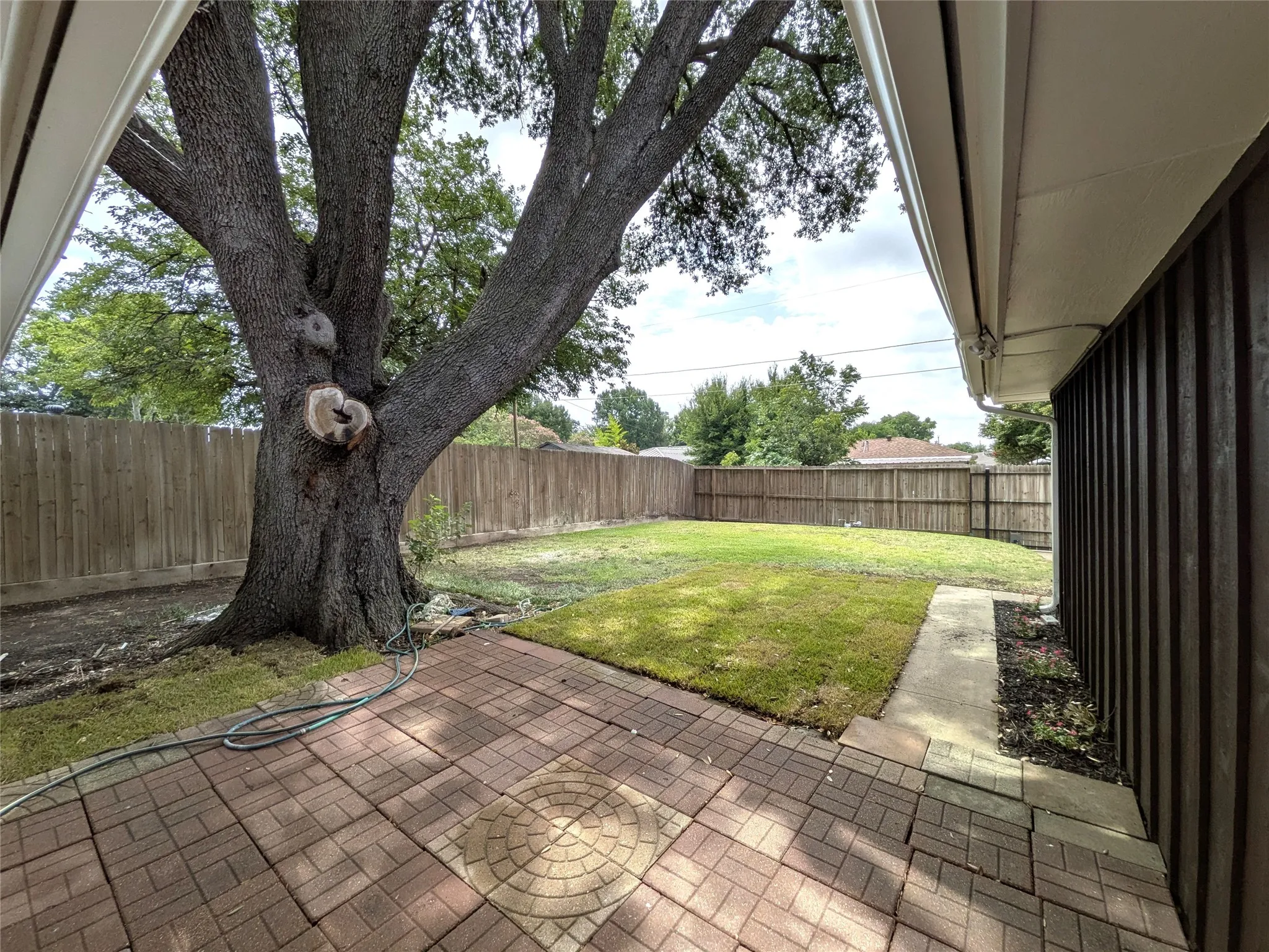 Single Family Residence For Sale in Collin County , 1400 Oakhill Drive, Plano, Texas 75075, 3 Bedroom, 2 Bathroom, 2 Garage spaces, 1,490 Sqft, built in 1963, mls#21335988, Real Estate Agent in Plano, Homes For Sale in Collin county, Homes For Sale in Plano, Realtor in Plano Texas, Real Estate Brokerage Independent Realty Texas, Luminita Cordes Realtor