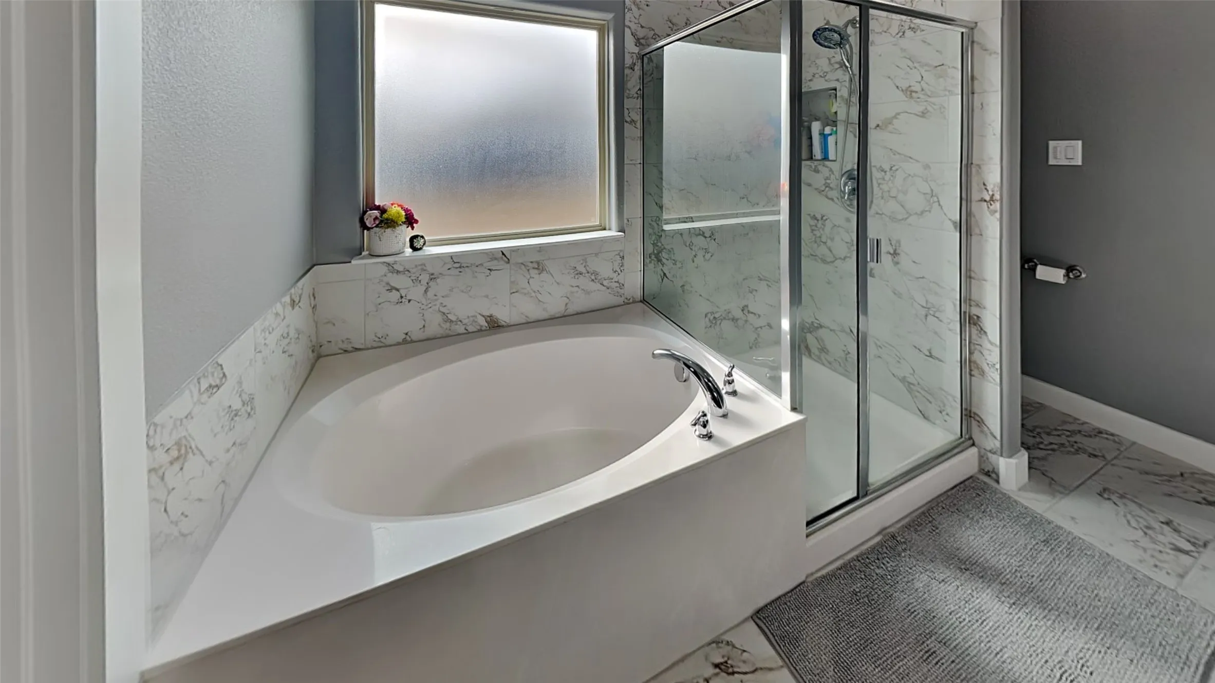 Single Family Residence For Sale in Tarrant County , 1120 Sierra Blanca Drive, Fort Worth, Texas 76028, 3 Bedroom, 2 Bathroom, 2 Garage spaces, 1,748 Sqft, built in 2015, mls#21335748, Real Estate Agent in Fort Worth, Homes For Sale in Tarrant county, Homes For Sale in Fort Worth, Realtor in Fort Worth Texas, Real Estate Brokerage Independent Realty Texas, Luminita Cordes Realtor