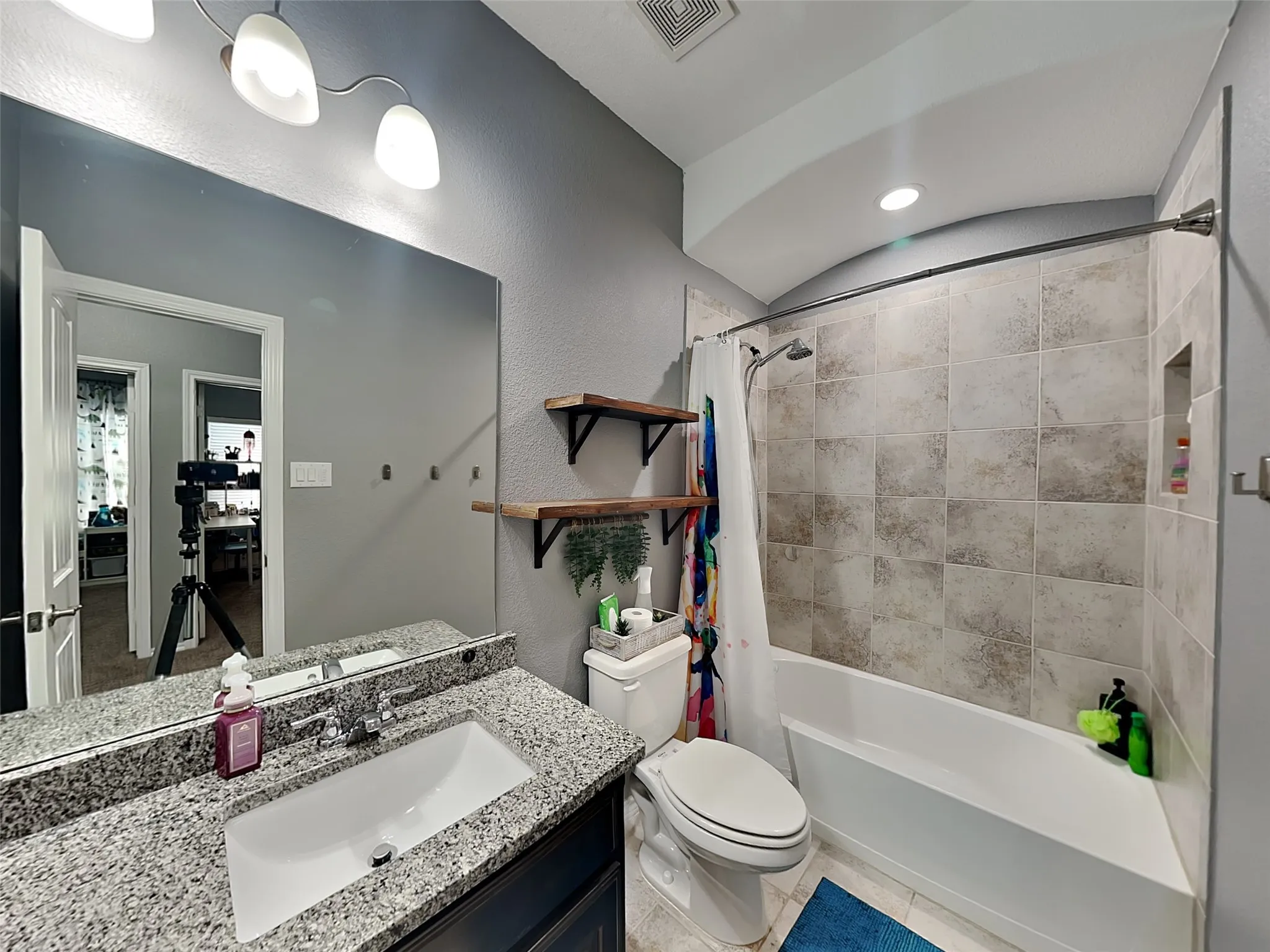 Single Family Residence For Sale in Tarrant County , 1120 Sierra Blanca Drive, Fort Worth, Texas 76028, 3 Bedroom, 2 Bathroom, 2 Garage spaces, 1,748 Sqft, built in 2015, mls#21335748, Real Estate Agent in Fort Worth, Homes For Sale in Tarrant county, Homes For Sale in Fort Worth, Realtor in Fort Worth Texas, Real Estate Brokerage Independent Realty Texas, Luminita Cordes Realtor