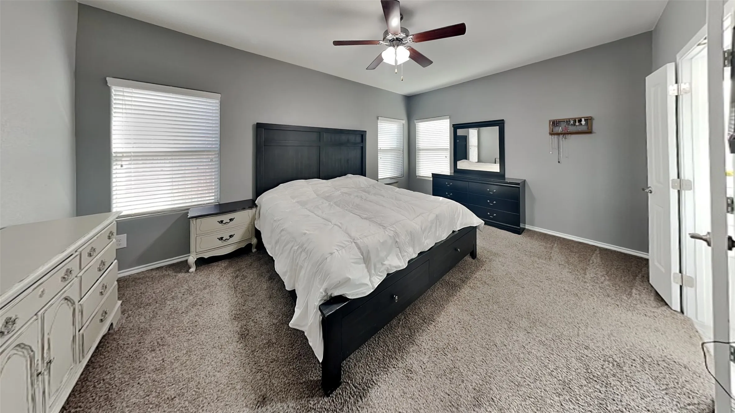 Single Family Residence For Sale in Tarrant County , 1120 Sierra Blanca Drive, Fort Worth, Texas 76028, 3 Bedroom, 2 Bathroom, 2 Garage spaces, 1,748 Sqft, built in 2015, mls#21335748, Real Estate Agent in Fort Worth, Homes For Sale in Tarrant county, Homes For Sale in Fort Worth, Realtor in Fort Worth Texas, Real Estate Brokerage Independent Realty Texas, Luminita Cordes Realtor