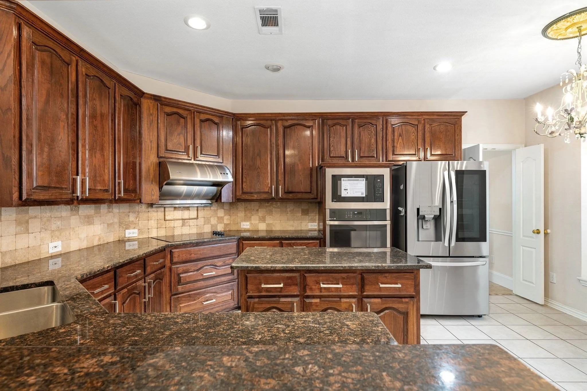 Single Family Residence For Rent in Collin County , 3413 Westway Court, Plano, Texas 75093, 3 Bedroom, 3 Bathroom, 2 Garage spaces, 2,732 Sqft, built in 1997, mls#21334371, Real Estate Agent in Plano, Homes For Rent in Collin county, Homes For Rent in Plano, Realtor in Plano Texas, Real Estate Brokerage Independent Realty Texas, Luminita Cordes Realtor