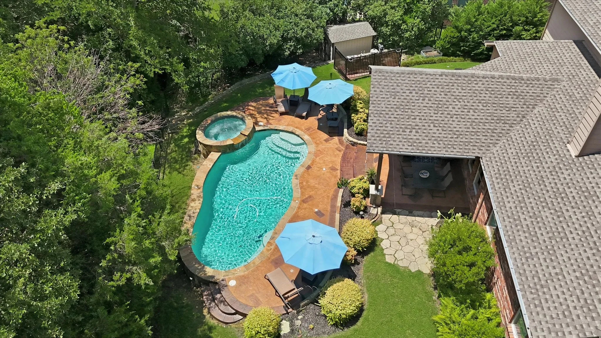 Single Family Residence For Sale in Denton County , 3016 Pottery Trail, Corinth, Texas 76210, 4 Bedroom, 3 Bathroom, 3 Garage spaces, 3,274 Sqft, built in 2004, mls#21330956, Real Estate Agent in Corinth, Homes For Sale in Denton county, Homes For Sale in Corinth, Realtor in Corinth Texas, Real Estate Brokerage Independent Realty Texas, Luminita Cordes Realtor