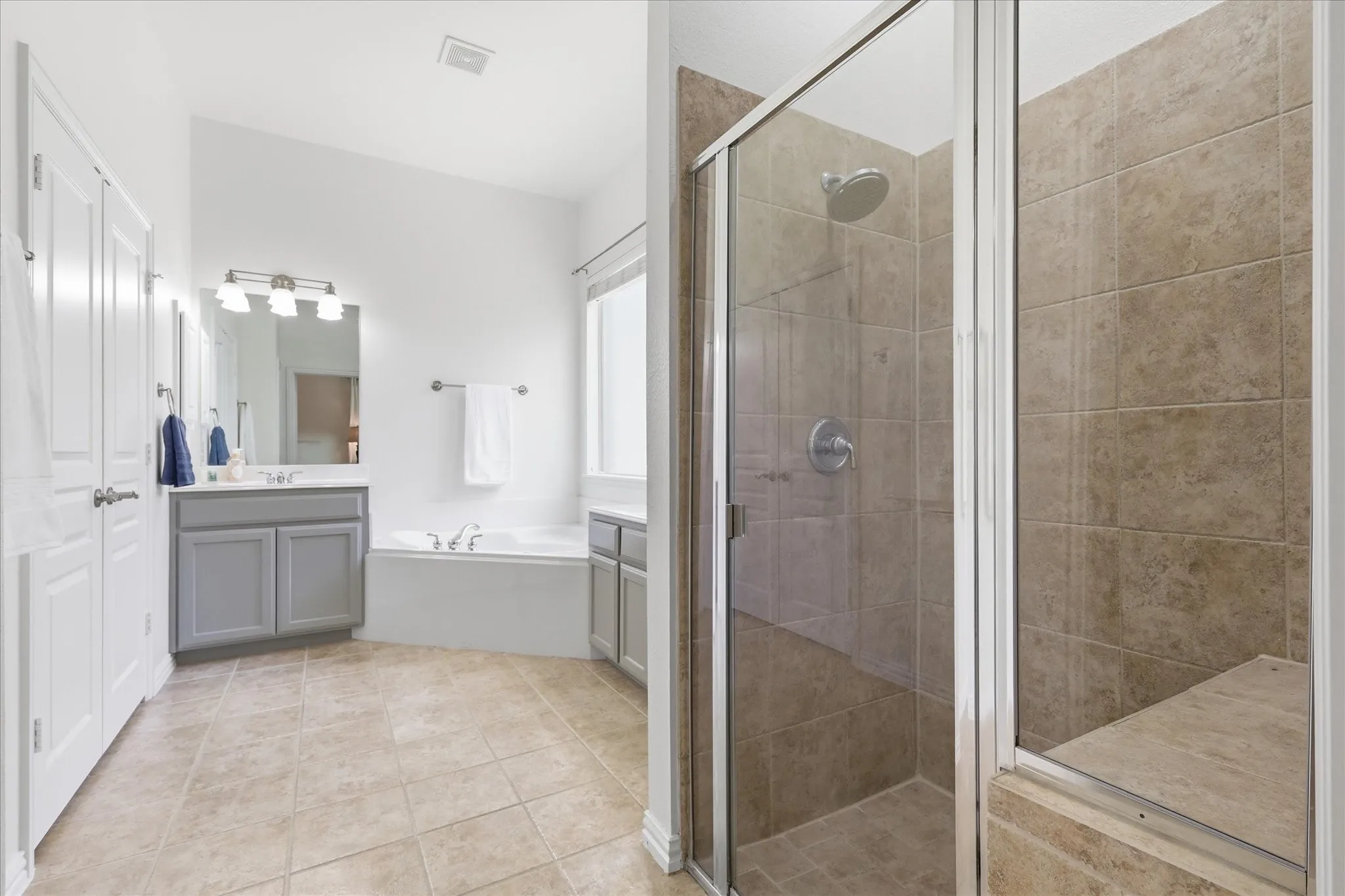 Single Family Residence For Sale in Denton County , 3016 Pottery Trail, Corinth, Texas 76210, 4 Bedroom, 3 Bathroom, 3 Garage spaces, 3,274 Sqft, built in 2004, mls#21330956, Real Estate Agent in Corinth, Homes For Sale in Denton county, Homes For Sale in Corinth, Realtor in Corinth Texas, Real Estate Brokerage Independent Realty Texas, Luminita Cordes Realtor
