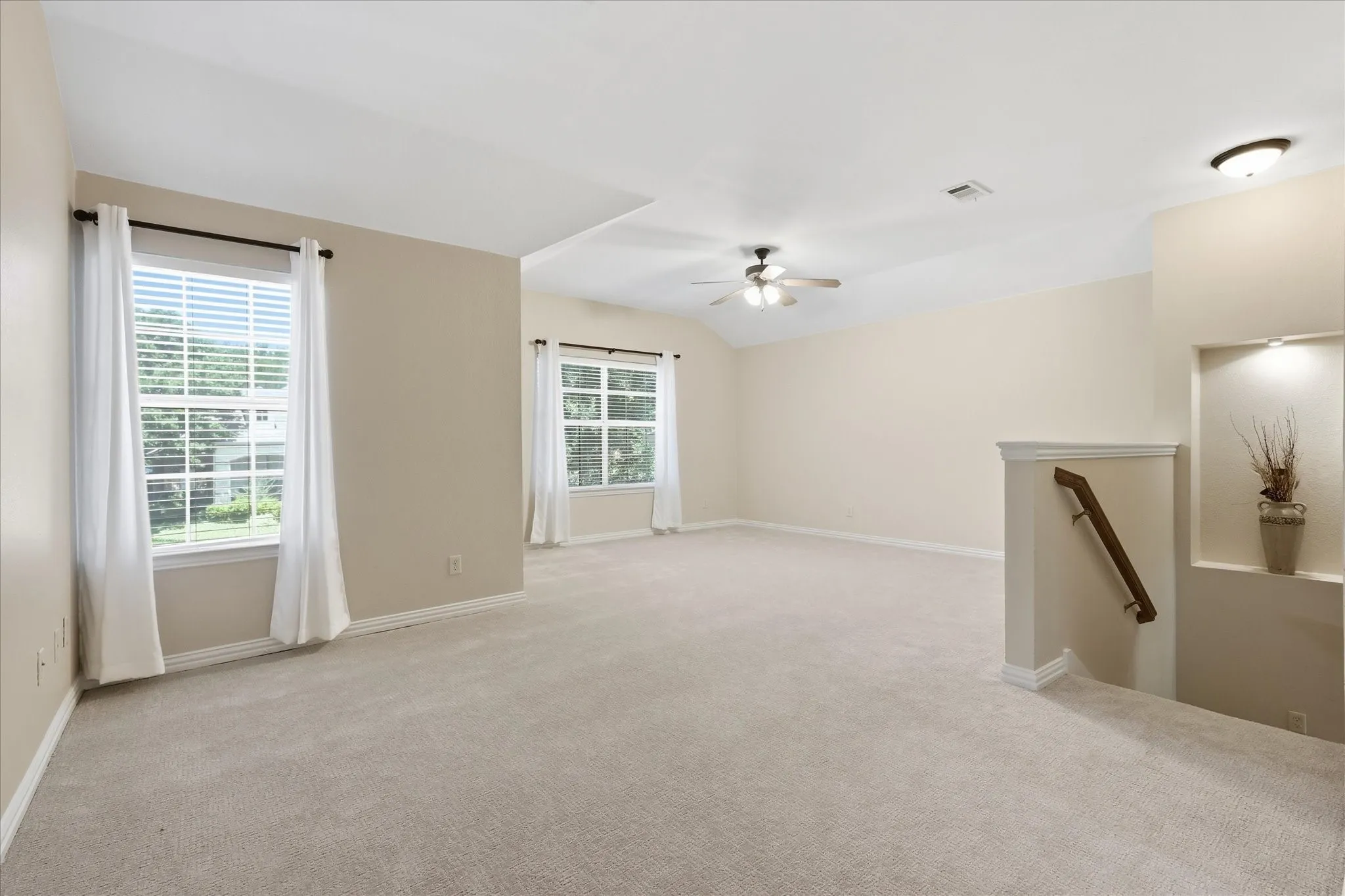 Single Family Residence For Sale in Denton County , 3016 Pottery Trail, Corinth, Texas 76210, 4 Bedroom, 3 Bathroom, 3 Garage spaces, 3,274 Sqft, built in 2004, mls#21330956, Real Estate Agent in Corinth, Homes For Sale in Denton county, Homes For Sale in Corinth, Realtor in Corinth Texas, Real Estate Brokerage Independent Realty Texas, Luminita Cordes Realtor