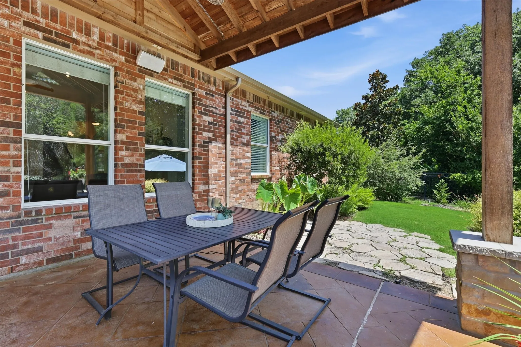 Single Family Residence For Sale in Denton County , 3016 Pottery Trail, Corinth, Texas 76210, 4 Bedroom, 3 Bathroom, 3 Garage spaces, 3,274 Sqft, built in 2004, mls#21330956, Real Estate Agent in Corinth, Homes For Sale in Denton county, Homes For Sale in Corinth, Realtor in Corinth Texas, Real Estate Brokerage Independent Realty Texas, Luminita Cordes Realtor