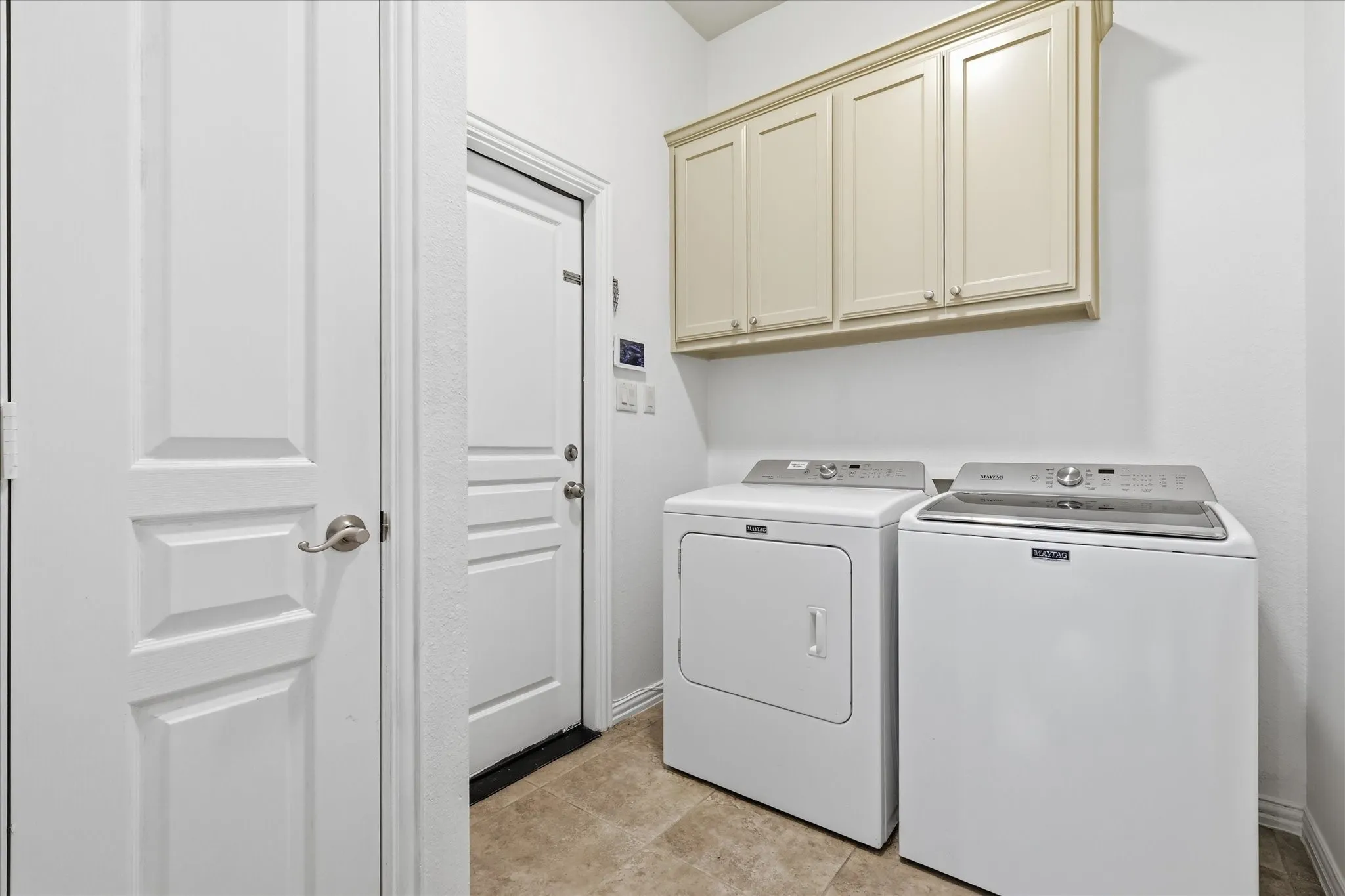 Single Family Residence For Sale in Denton County , 3016 Pottery Trail, Corinth, Texas 76210, 4 Bedroom, 3 Bathroom, 3 Garage spaces, 3,274 Sqft, built in 2004, mls#21330956, Real Estate Agent in Corinth, Homes For Sale in Denton county, Homes For Sale in Corinth, Realtor in Corinth Texas, Real Estate Brokerage Independent Realty Texas, Luminita Cordes Realtor