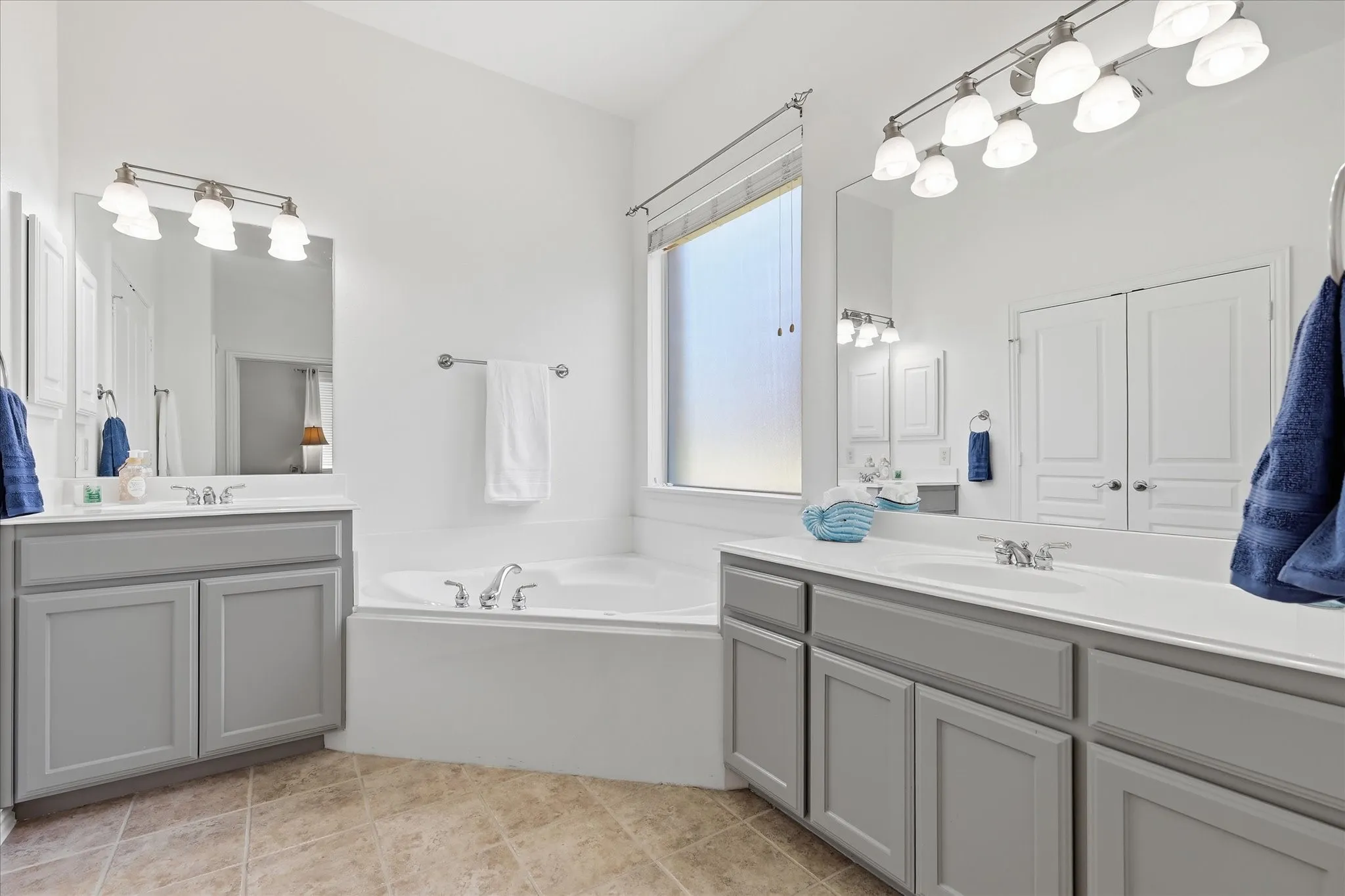 Single Family Residence For Sale in Denton County , 3016 Pottery Trail, Corinth, Texas 76210, 4 Bedroom, 3 Bathroom, 3 Garage spaces, 3,274 Sqft, built in 2004, mls#21330956, Real Estate Agent in Corinth, Homes For Sale in Denton county, Homes For Sale in Corinth, Realtor in Corinth Texas, Real Estate Brokerage Independent Realty Texas, Luminita Cordes Realtor