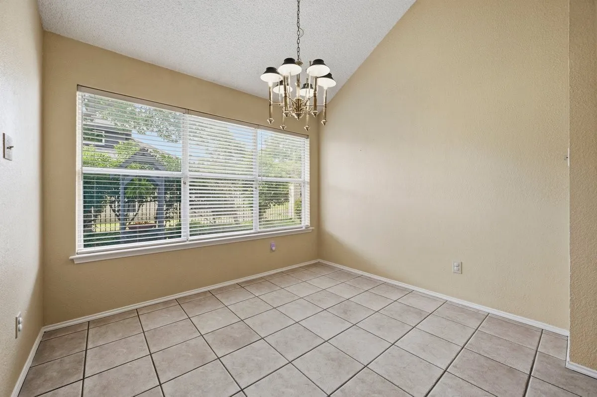 Single Family Residence For Sale in Tarrant County , 1812 Realistic Court, Bedford, Texas 76021, 2 Bedroom, 2 Bathroom, 2 Garage spaces, 1,747 Sqft, built in 1990, mls#21335974, Real Estate Agent in Bedford, Homes For Sale in Tarrant county, Homes For Sale in Bedford, Realtor in Bedford Texas, Real Estate Brokerage Independent Realty Texas, Luminita Cordes Realtor