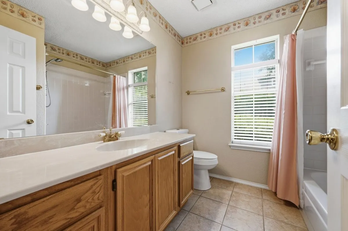 Full Bathroom