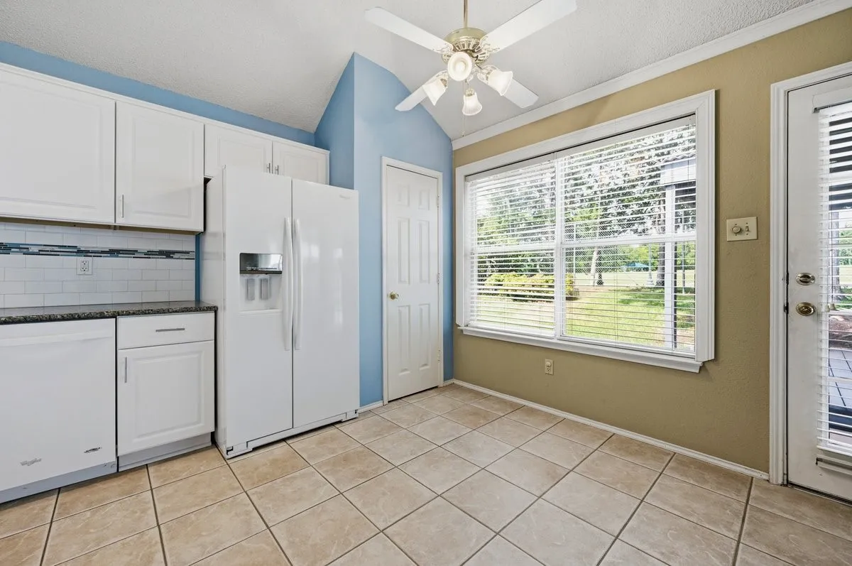 Single Family Residence For Sale in Tarrant County , 1812 Realistic Court, Bedford, Texas 76021, 2 Bedroom, 2 Bathroom, 2 Garage spaces, 1,747 Sqft, built in 1990, mls#21335974, Real Estate Agent in Bedford, Homes For Sale in Tarrant county, Homes For Sale in Bedford, Realtor in Bedford Texas, Real Estate Brokerage Independent Realty Texas, Luminita Cordes Realtor