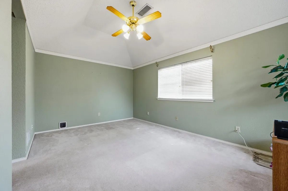 Single Family Residence For Sale in Tarrant County , 1812 Realistic Court, Bedford, Texas 76021, 2 Bedroom, 2 Bathroom, 2 Garage spaces, 1,747 Sqft, built in 1990, mls#21335974, Real Estate Agent in Bedford, Homes For Sale in Tarrant county, Homes For Sale in Bedford, Realtor in Bedford Texas, Real Estate Brokerage Independent Realty Texas, Luminita Cordes Realtor