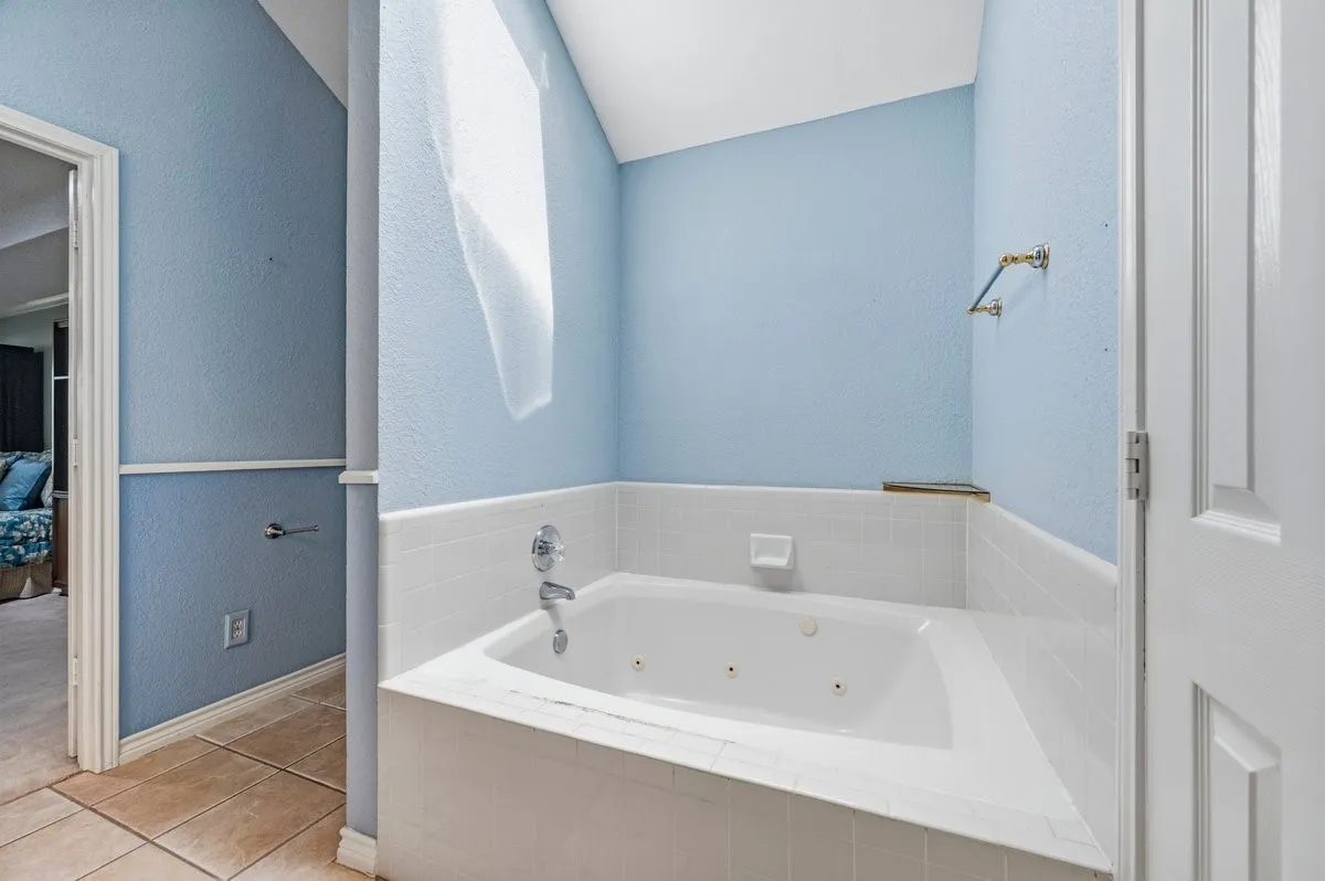 jetted tub
