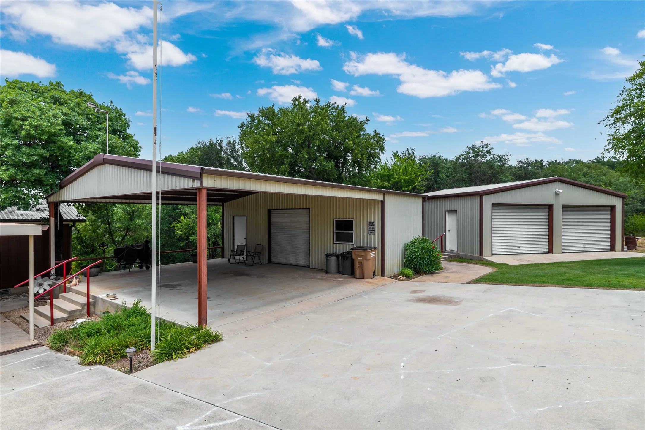Single Family Residence For Sale in Brown County , 6976 Shamrock Drive, Brownwood, Texas 76801, 3 Bedroom, 2 Bathroom, 2 Garage spaces, 2,245 Sqft, built in 0, mls#21335417, Real Estate Agent in Brownwood, Homes For Sale in Brown county, Homes For Sale in Brownwood, Realtor in Brownwood Texas, Real Estate Brokerage Independent Realty Texas, Luminita Cordes Realtor
