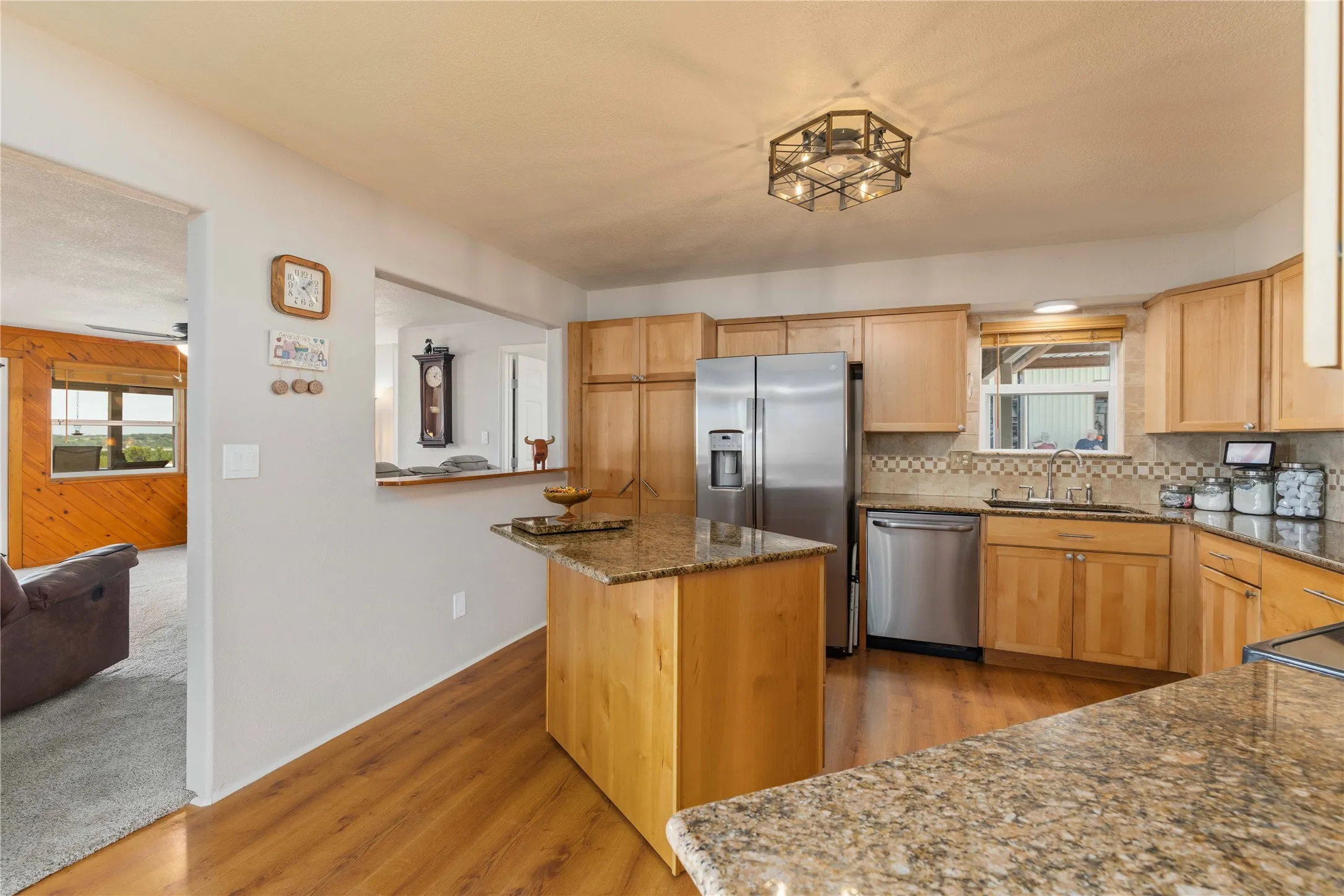 Single Family Residence For Sale in Brown County , 6976 Shamrock Drive, Brownwood, Texas 76801, 3 Bedroom, 2 Bathroom, 2 Garage spaces, 2,245 Sqft, built in 0, mls#21335417, Real Estate Agent in Brownwood, Homes For Sale in Brown county, Homes For Sale in Brownwood, Realtor in Brownwood Texas, Real Estate Brokerage Independent Realty Texas, Luminita Cordes Realtor