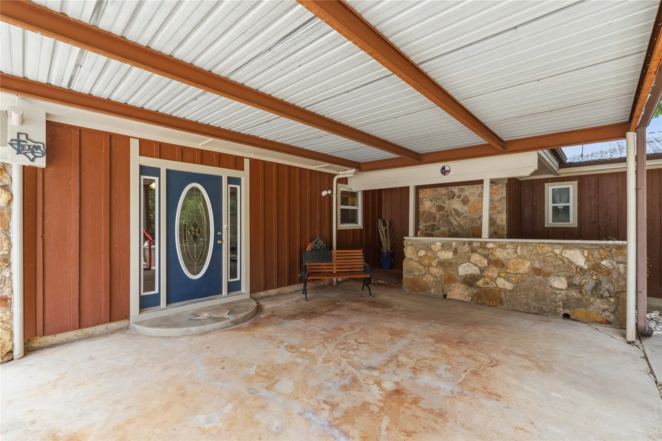 Single Family Residence For Sale in Brown County , 6976 Shamrock Drive, Brownwood, Texas 76801, 3 Bedroom, 2 Bathroom, 2 Garage spaces, 2,245 Sqft, built in 0, mls#21335417, Real Estate Agent in Brownwood, Homes For Sale in Brown county, Homes For Sale in Brownwood, Realtor in Brownwood Texas, Real Estate Brokerage Independent Realty Texas, Luminita Cordes Realtor