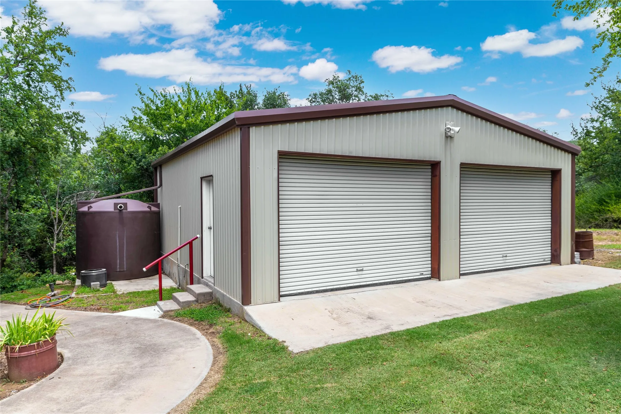 Single Family Residence For Sale in Brown County , 6976 Shamrock Drive, Brownwood, Texas 76801, 3 Bedroom, 2 Bathroom, 2 Garage spaces, 2,245 Sqft, built in 0, mls#21335417, Real Estate Agent in Brownwood, Homes For Sale in Brown county, Homes For Sale in Brownwood, Realtor in Brownwood Texas, Real Estate Brokerage Independent Realty Texas, Luminita Cordes Realtor