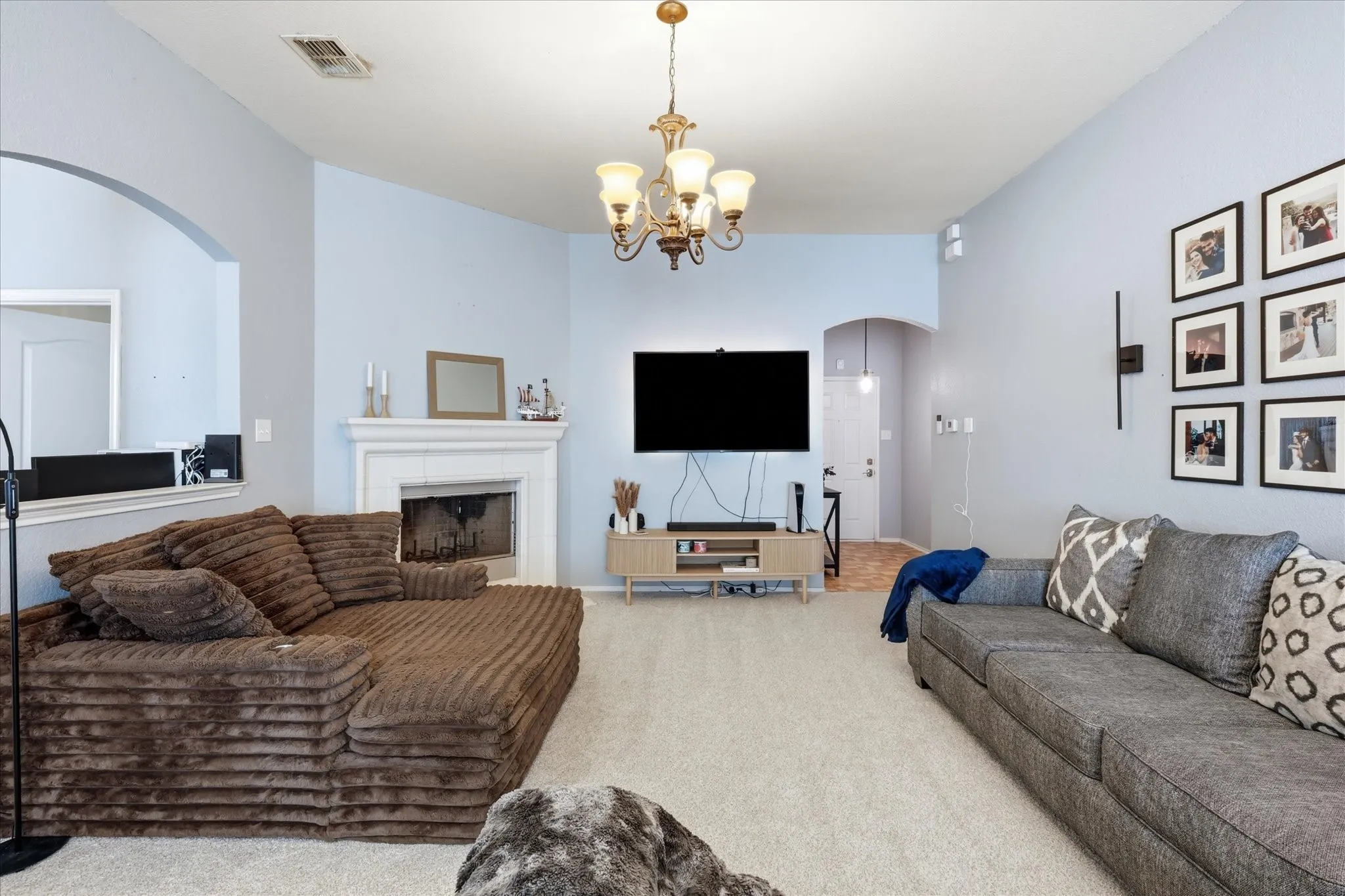 Single Family Residence For Sale in Wise County , 117 Hampton Court, Rhome, Texas 76078, 3 Bedroom, 2 Bathroom, 2 Garage spaces, 1,614 Sqft, built in 2006, mls#21336018, Real Estate Agent in Rhome, Homes For Sale in Wise county, Homes For Sale in Rhome, Realtor in Rhome Texas, Real Estate Brokerage Independent Realty Texas, Luminita Cordes Realtor