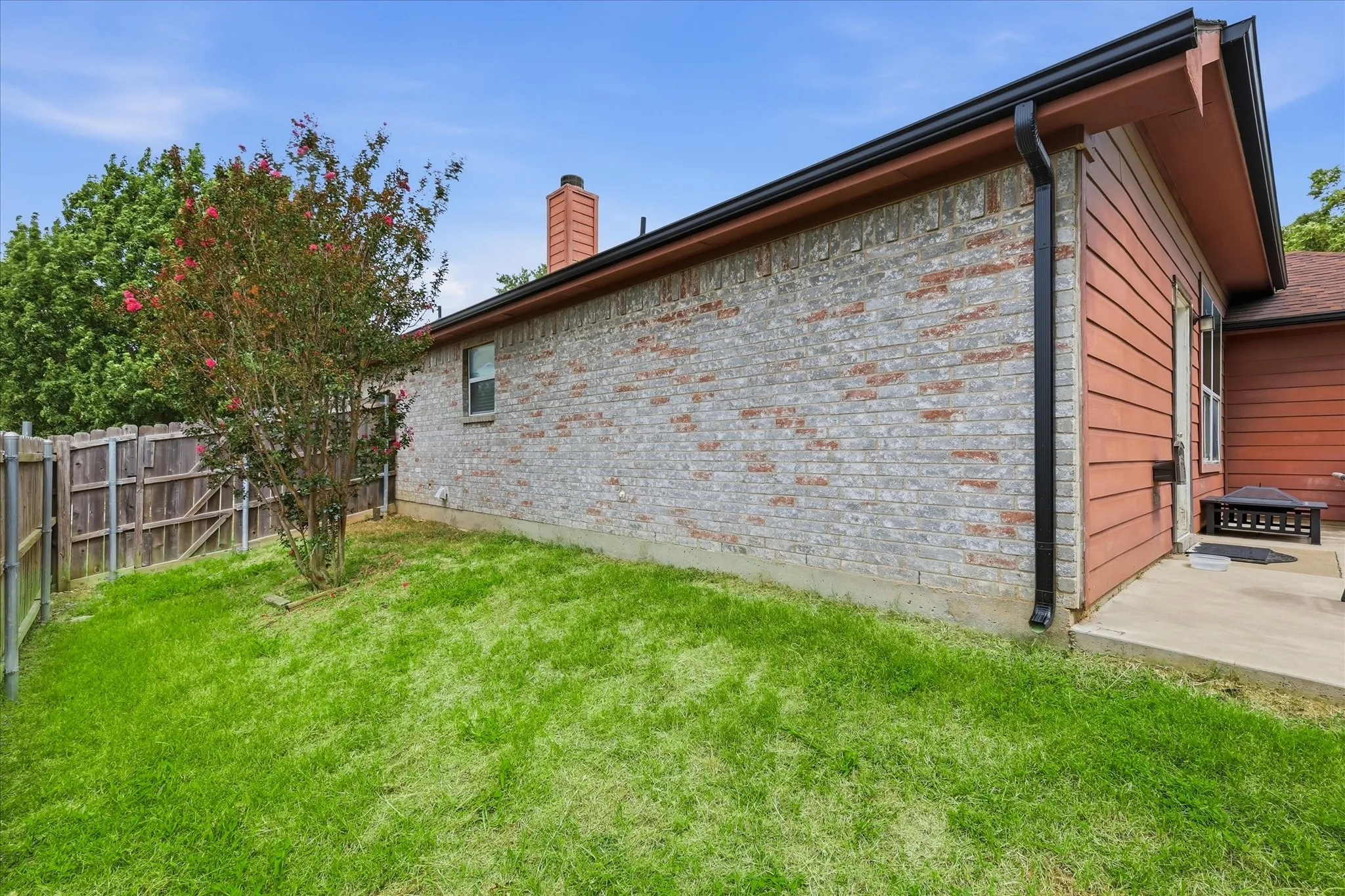 Single Family Residence For Sale in Wise County , 117 Hampton Court, Rhome, Texas 76078, 3 Bedroom, 2 Bathroom, 2 Garage spaces, 1,614 Sqft, built in 2006, mls#21336018, Real Estate Agent in Rhome, Homes For Sale in Wise county, Homes For Sale in Rhome, Realtor in Rhome Texas, Real Estate Brokerage Independent Realty Texas, Luminita Cordes Realtor