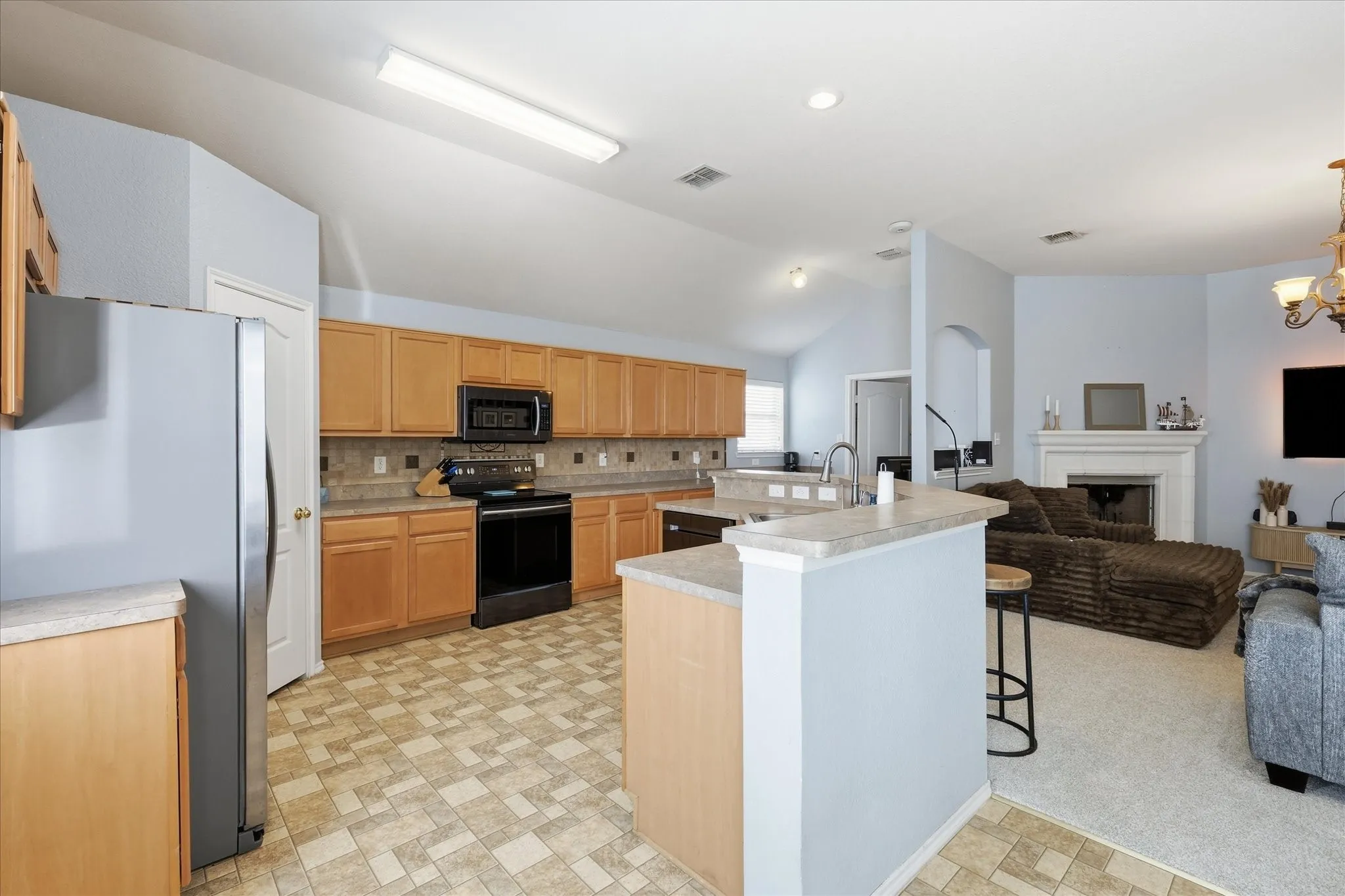 Single Family Residence For Sale in Wise County , 117 Hampton Court, Rhome, Texas 76078, 3 Bedroom, 2 Bathroom, 2 Garage spaces, 1,614 Sqft, built in 2006, mls#21336018, Real Estate Agent in Rhome, Homes For Sale in Wise county, Homes For Sale in Rhome, Realtor in Rhome Texas, Real Estate Brokerage Independent Realty Texas, Luminita Cordes Realtor