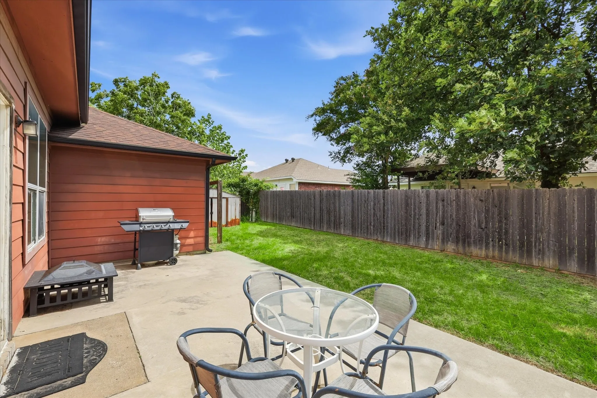 Single Family Residence For Sale in Wise County , 117 Hampton Court, Rhome, Texas 76078, 3 Bedroom, 2 Bathroom, 2 Garage spaces, 1,614 Sqft, built in 2006, mls#21336018, Real Estate Agent in Rhome, Homes For Sale in Wise county, Homes For Sale in Rhome, Realtor in Rhome Texas, Real Estate Brokerage Independent Realty Texas, Luminita Cordes Realtor