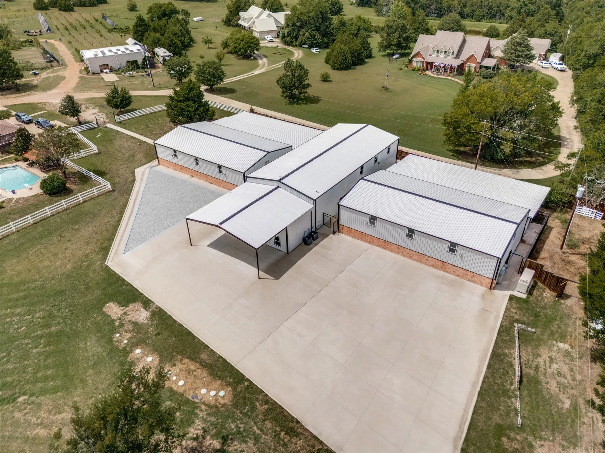 Farm For Sale in Rockwall County , 135 Shady Creek Lane, Rockwall, Texas 75087, 5 Bedroom, 5 Bathroom, 2 Garage spaces, 3,858 Sqft, built in 1996, mls#21335420, Real Estate Agent in Rockwall, Homes For Sale in Rockwall county, Homes For Sale in Rockwall, Realtor in Rockwall Texas, Real Estate Brokerage Independent Realty Texas, Luminita Cordes Realtor