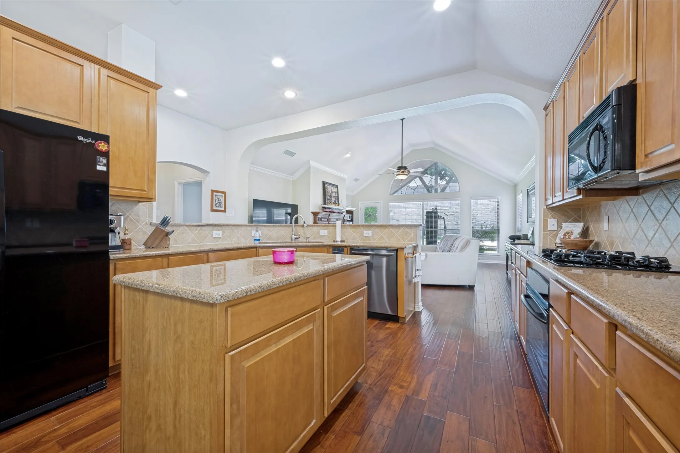 Single Family Residence For Sale in Denton County , 3613 Timothy Drive, Flower Mound, Texas 75022, 3 Bedroom, 2 Bathroom, 2 Garage spaces, 2,127 Sqft, built in 2002, mls#21336027, Real Estate Agent in Flower Mound, Homes For Sale in Denton county, Homes For Sale in Flower Mound, Realtor in Flower Mound Texas, Real Estate Brokerage Independent Realty Texas, Luminita Cordes Realtor