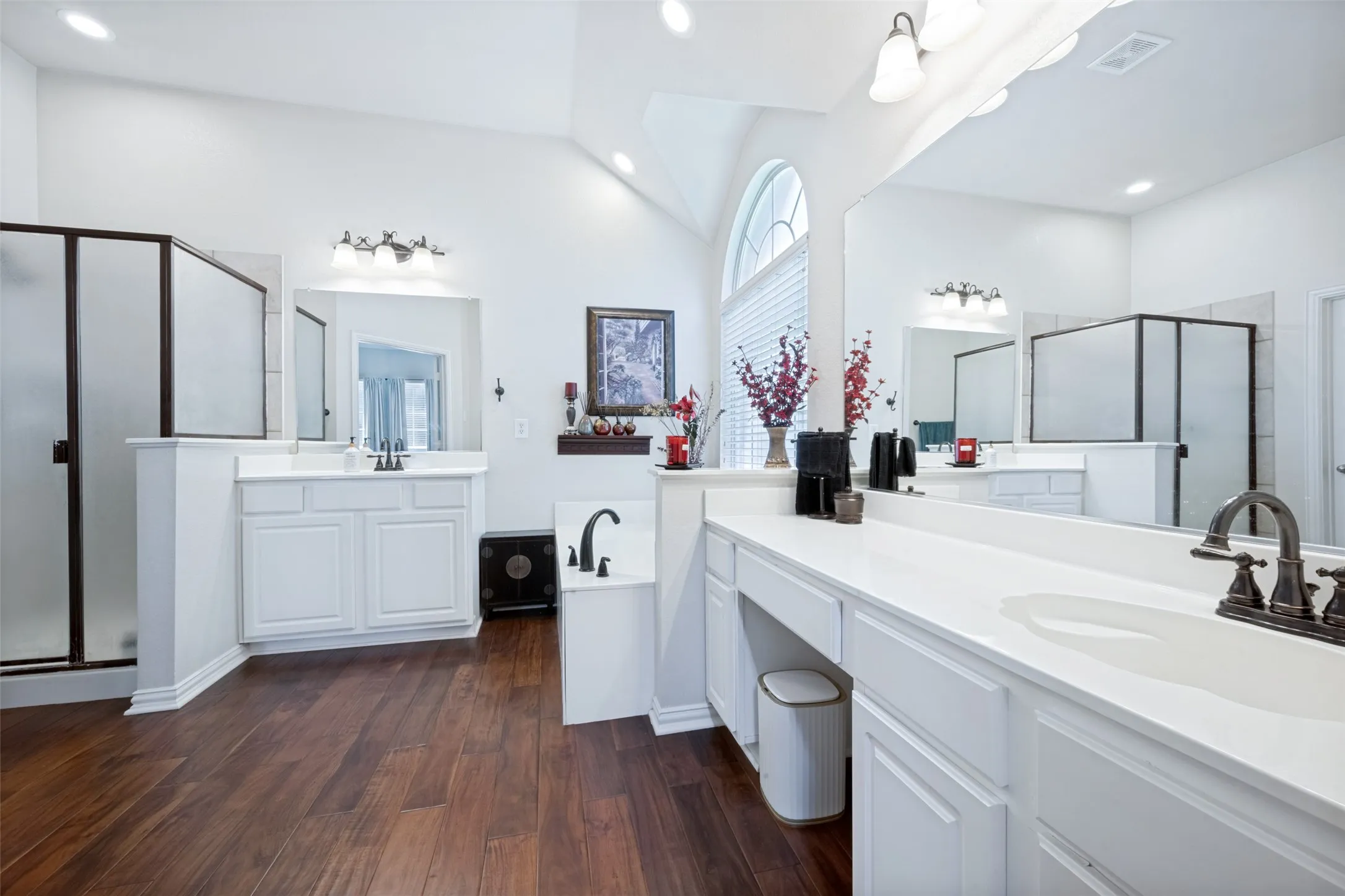 Single Family Residence For Sale in Denton County , 3613 Timothy Drive, Flower Mound, Texas 75022, 3 Bedroom, 2 Bathroom, 2 Garage spaces, 2,127 Sqft, built in 2002, mls#21336027, Real Estate Agent in Flower Mound, Homes For Sale in Denton county, Homes For Sale in Flower Mound, Realtor in Flower Mound Texas, Real Estate Brokerage Independent Realty Texas, Luminita Cordes Realtor