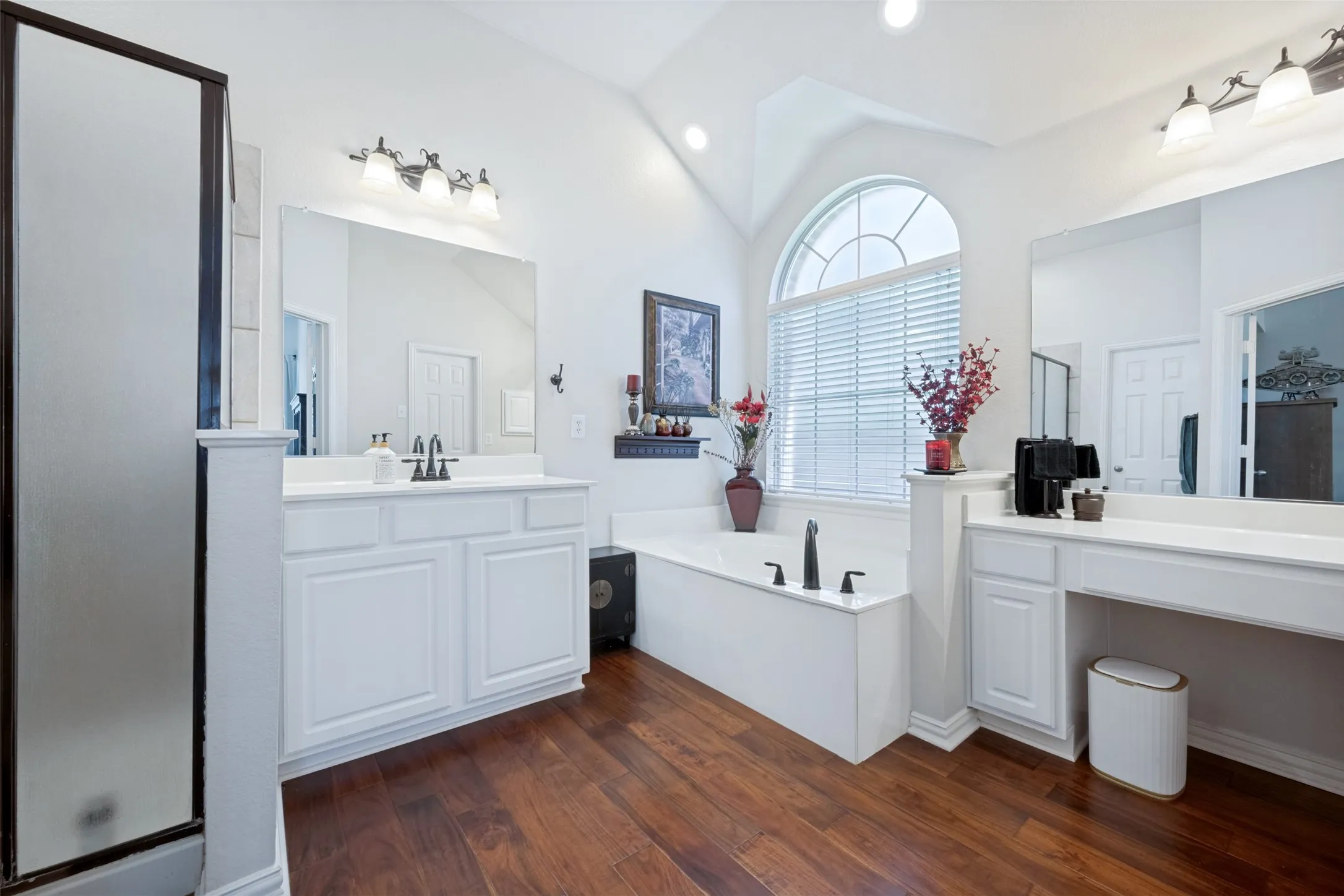 Single Family Residence For Sale in Denton County , 3613 Timothy Drive, Flower Mound, Texas 75022, 3 Bedroom, 2 Bathroom, 2 Garage spaces, 2,127 Sqft, built in 2002, mls#21336027, Real Estate Agent in Flower Mound, Homes For Sale in Denton county, Homes For Sale in Flower Mound, Realtor in Flower Mound Texas, Real Estate Brokerage Independent Realty Texas, Luminita Cordes Realtor