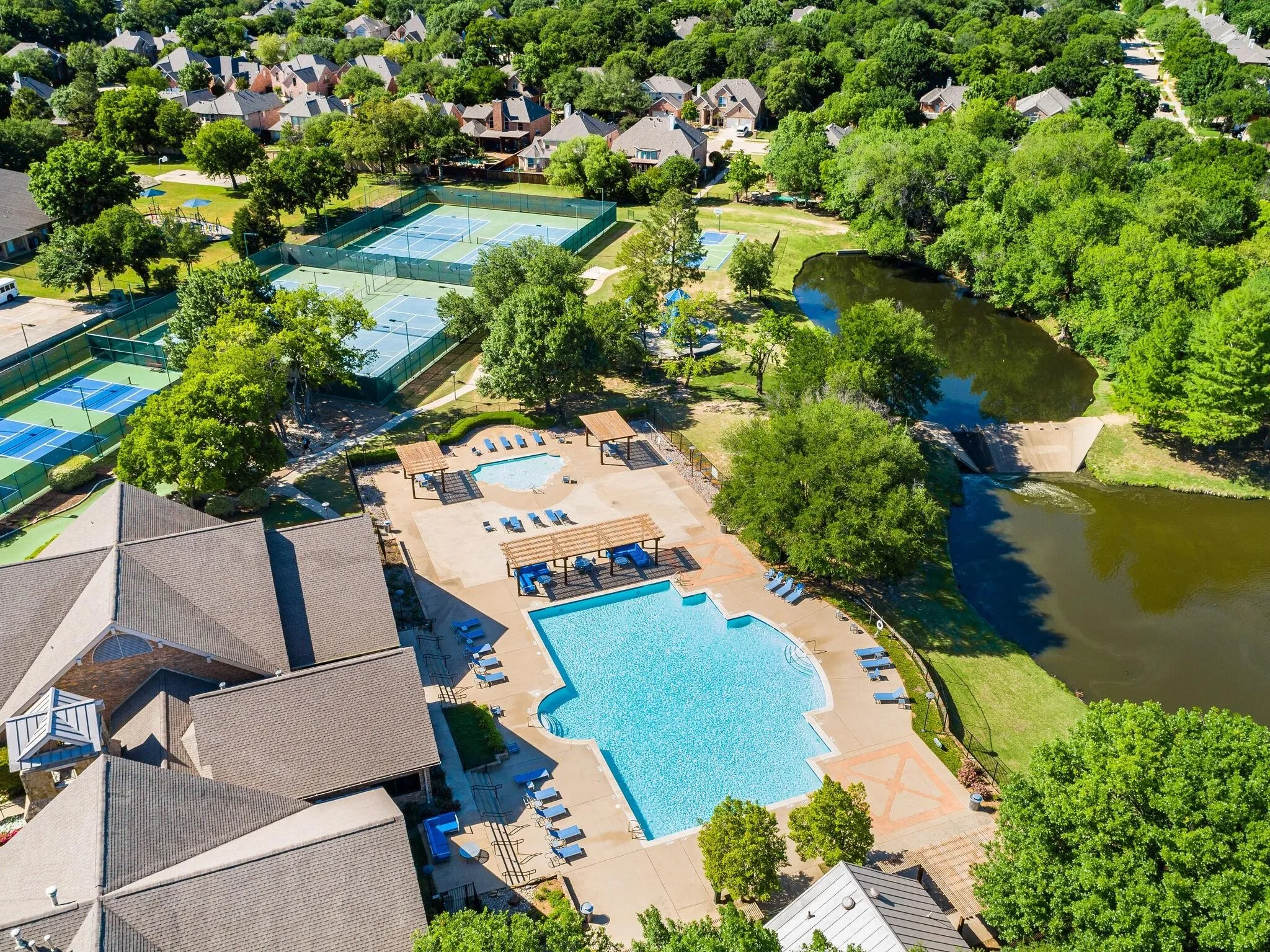 Single Family Residence For Sale in Denton County , 3613 Timothy Drive, Flower Mound, Texas 75022, 3 Bedroom, 2 Bathroom, 2 Garage spaces, 2,127 Sqft, built in 2002, mls#21336027, Real Estate Agent in Flower Mound, Homes For Sale in Denton county, Homes For Sale in Flower Mound, Realtor in Flower Mound Texas, Real Estate Brokerage Independent Realty Texas, Luminita Cordes Realtor