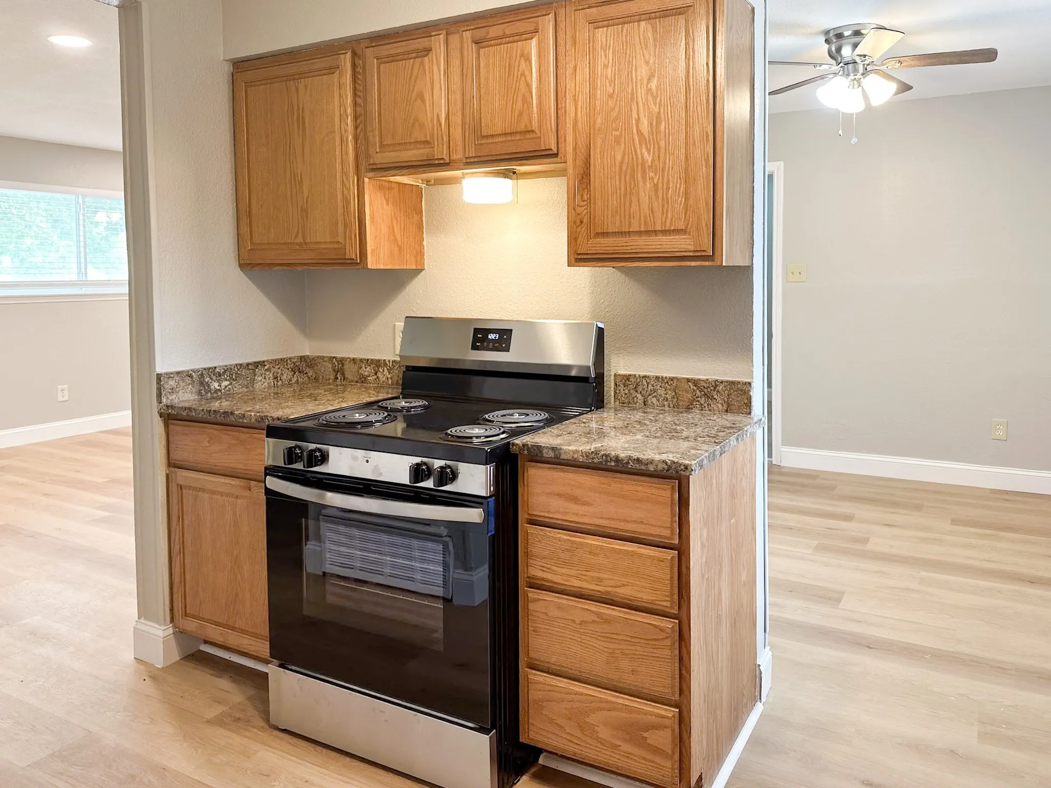 Single Family Residence For Rent in Tarrant County , 701 Tanglewood Drive, Hurst, Texas 76053, 3 Bedroom, 2 Bathroom, Garage spaces, 1,410 Sqft, built in 1965, mls#21333668, Real Estate Agent in Hurst, Homes For Rent in Tarrant county, Homes For Rent in Hurst, Realtor in Hurst Texas, Real Estate Brokerage Independent Realty Texas, Luminita Cordes Realtor