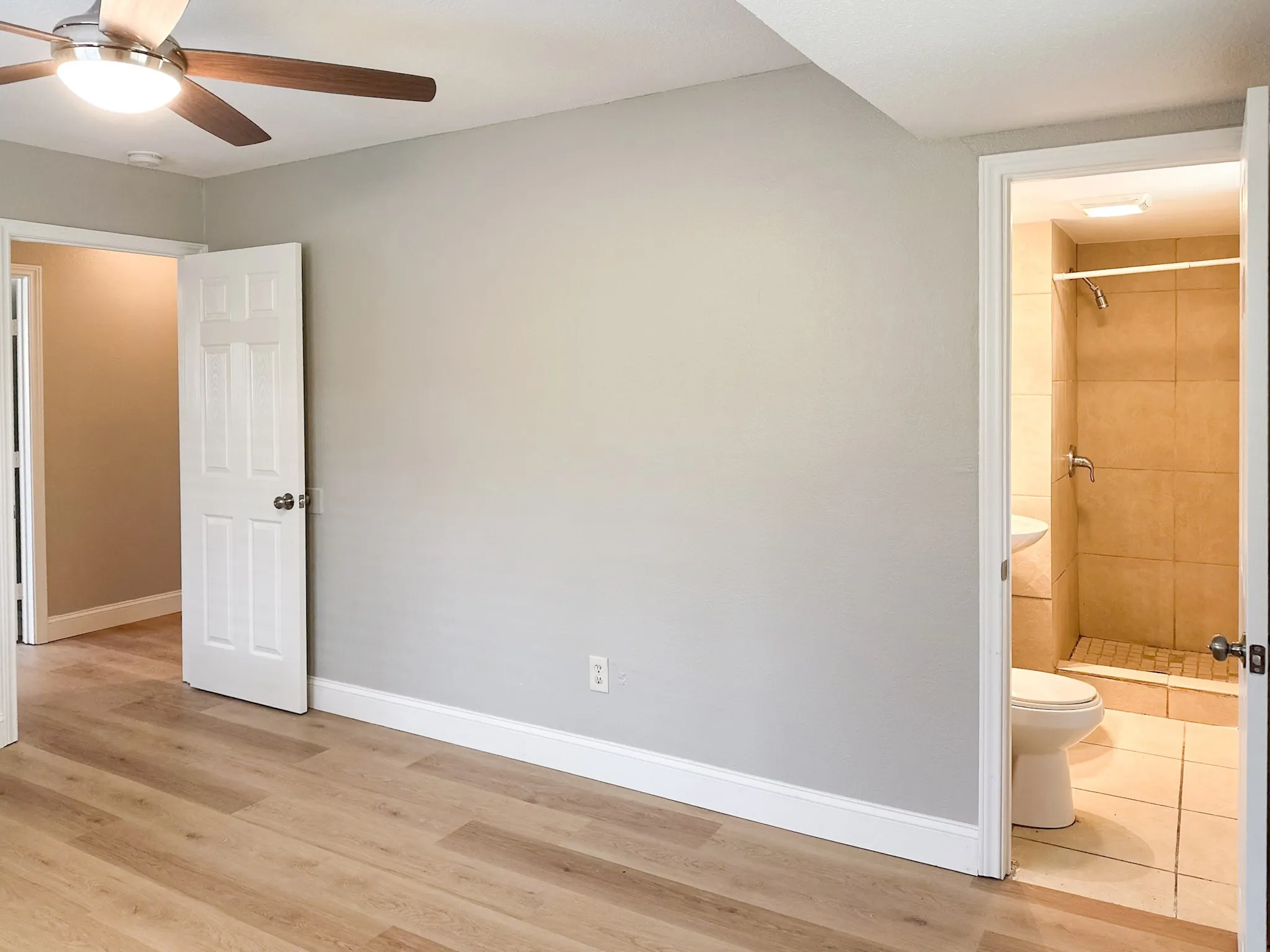 Single Family Residence For Rent in Tarrant County , 701 Tanglewood Drive, Hurst, Texas 76053, 3 Bedroom, 2 Bathroom, Garage spaces, 1,410 Sqft, built in 1965, mls#21333668, Real Estate Agent in Hurst, Homes For Rent in Tarrant county, Homes For Rent in Hurst, Realtor in Hurst Texas, Real Estate Brokerage Independent Realty Texas, Luminita Cordes Realtor