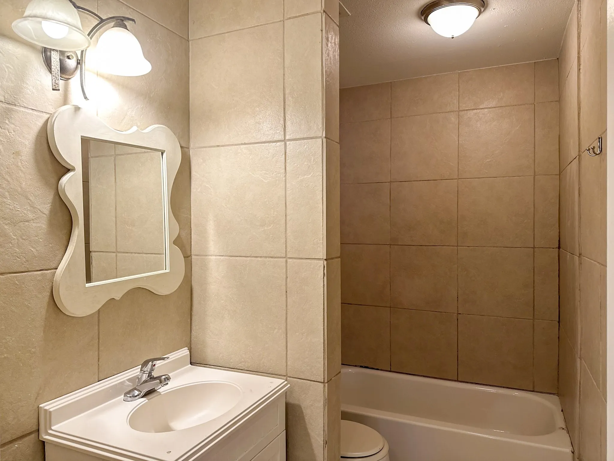 Single Family Residence For Rent in Tarrant County , 701 Tanglewood Drive, Hurst, Texas 76053, 3 Bedroom, 2 Bathroom, Garage spaces, 1,410 Sqft, built in 1965, mls#21333668, Real Estate Agent in Hurst, Homes For Rent in Tarrant county, Homes For Rent in Hurst, Realtor in Hurst Texas, Real Estate Brokerage Independent Realty Texas, Luminita Cordes Realtor
