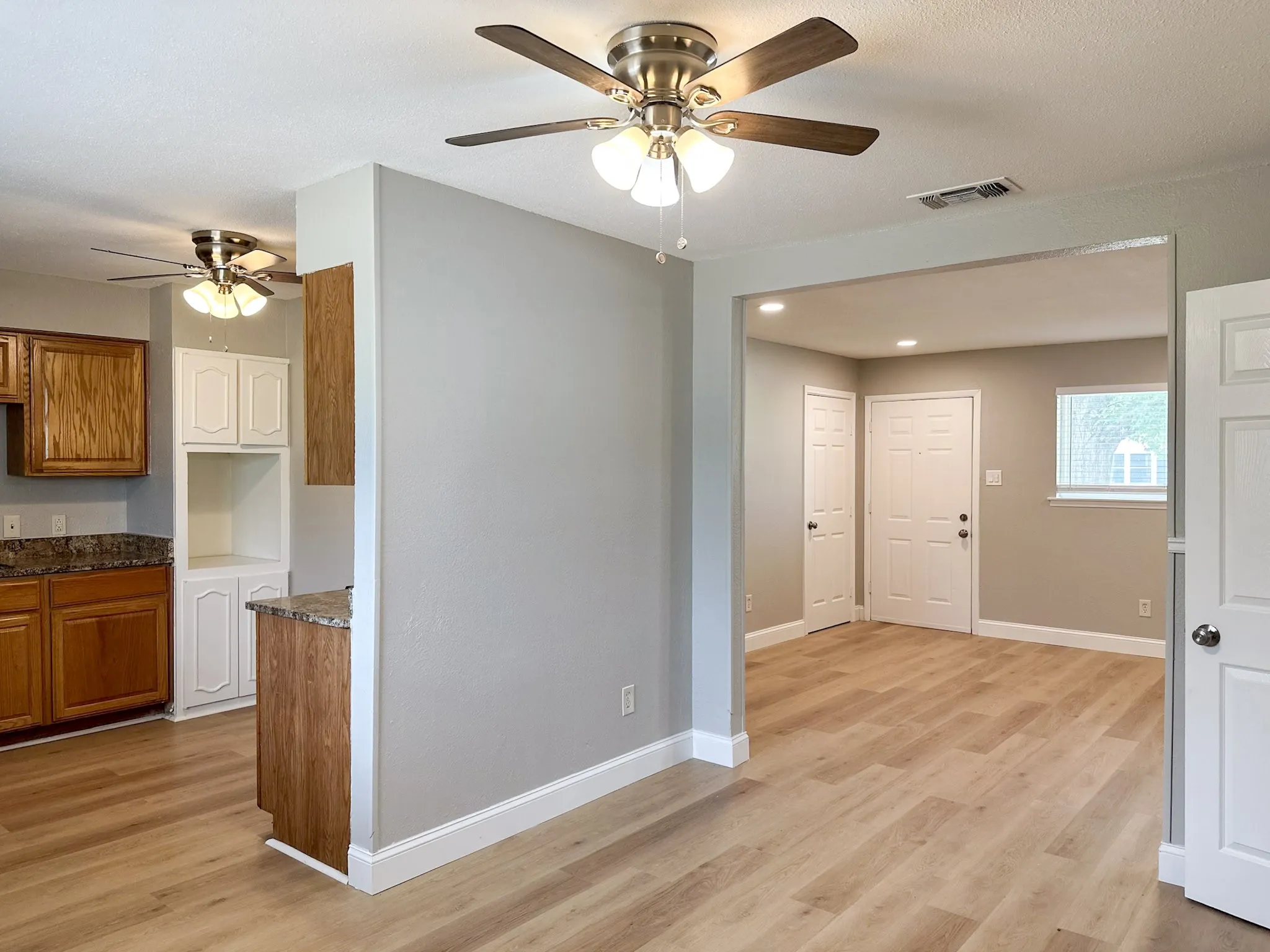 Single Family Residence For Rent in Tarrant County , 701 Tanglewood Drive, Hurst, Texas 76053, 3 Bedroom, 2 Bathroom, Garage spaces, 1,410 Sqft, built in 1965, mls#21333668, Real Estate Agent in Hurst, Homes For Rent in Tarrant county, Homes For Rent in Hurst, Realtor in Hurst Texas, Real Estate Brokerage Independent Realty Texas, Luminita Cordes Realtor