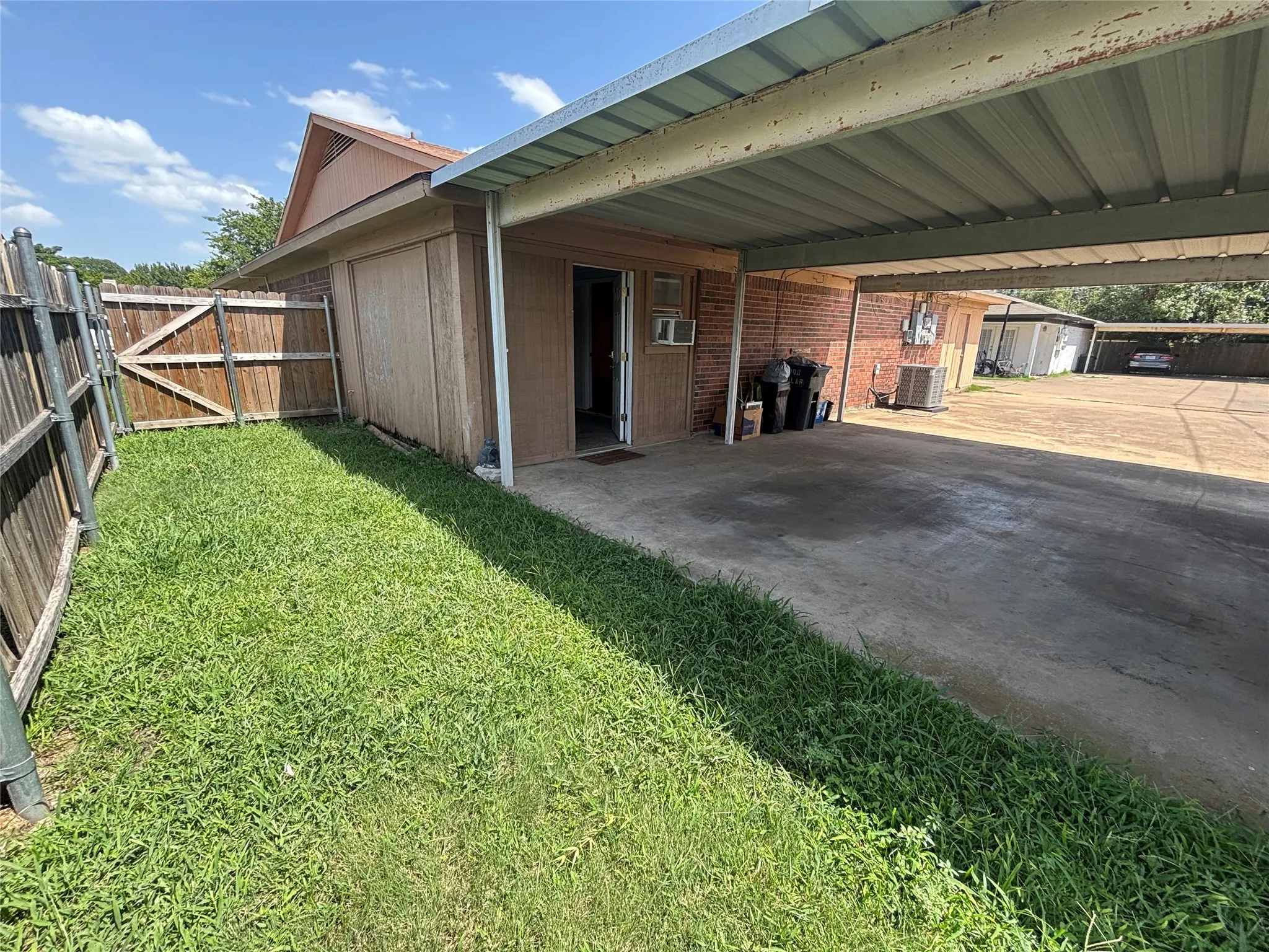 Duplex For Rent in Tarrant County , 1008 Poplar Street 1008, Benbrook, Texas 76126, 2 Bedroom, 2 Bathroom, Garage spaces, 1,300 Sqft, built in 1979, mls#21326037, Real Estate Agent in Benbrook, Homes For Rent in Tarrant county, Homes For Rent in Benbrook, Realtor in Benbrook Texas, Real Estate Brokerage Independent Realty Texas, Luminita Cordes Realtor
