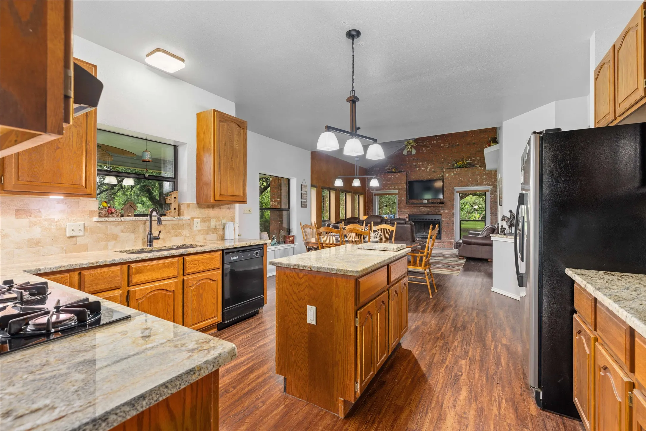 Farm For Sale in Coleman County , 5567 FM 2633, Santa Anna, Texas 76878, 4 Bedroom, 3 Bathroom, 4 Garage spaces, 2,611 Sqft, built in 1996, mls#21332572, Real Estate Agent in Santa Anna, Homes For Sale in Coleman county, Homes For Sale in Santa Anna, Realtor in Santa Anna Texas, Real Estate Brokerage Independent Realty Texas, Luminita Cordes Realtor