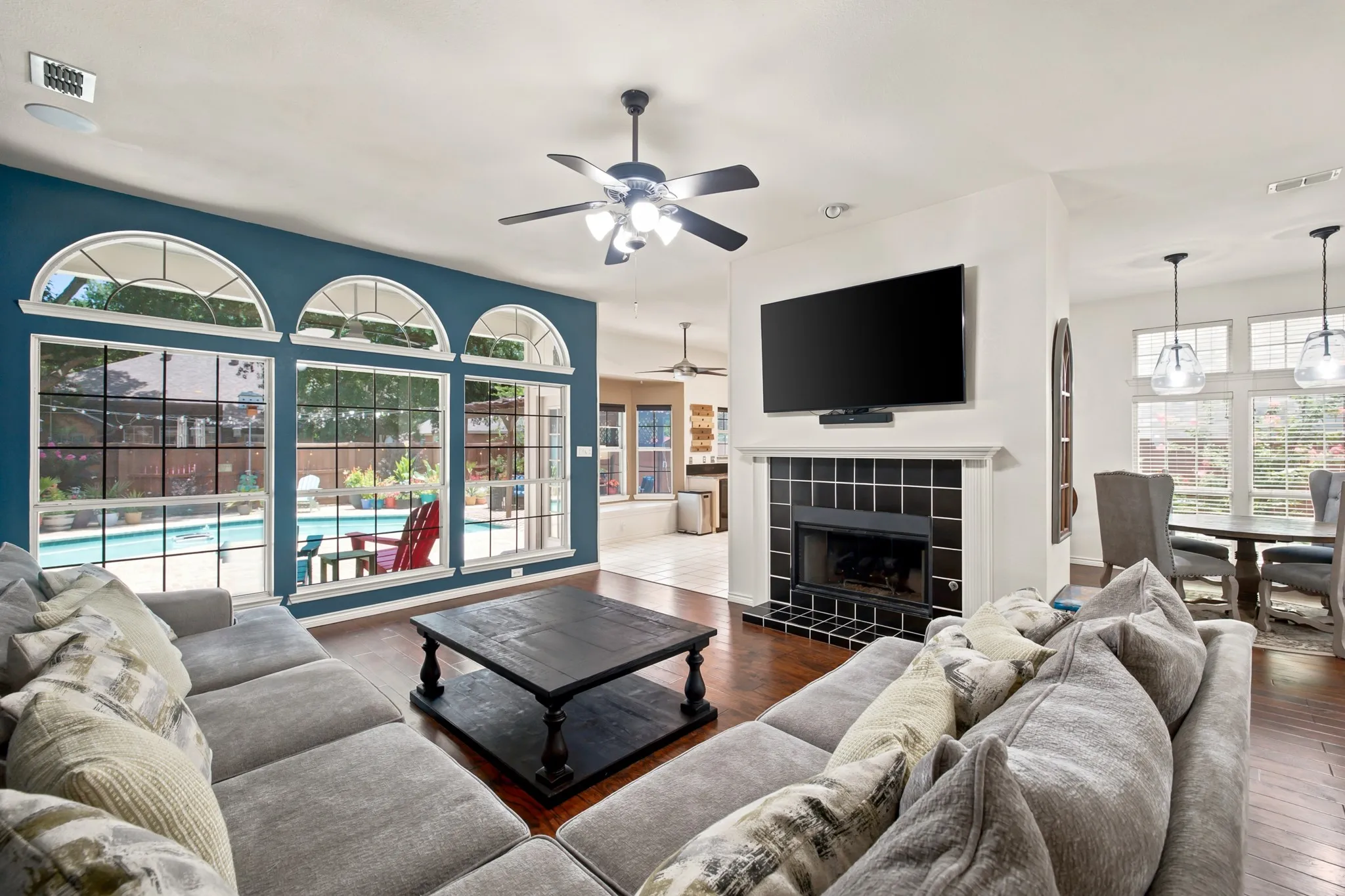 Single Family Residence For Sale in Denton County , 2916 Shadow Oak Court, Flower Mound, Texas 75028, 4 Bedroom, 2 Bathroom, 2 Garage spaces, 2,330 Sqft, built in 1991, mls#21318372, Real Estate Agent in Flower Mound, Homes For Sale in Denton county, Homes For Sale in Flower Mound, Realtor in Flower Mound Texas, Real Estate Brokerage Independent Realty Texas, Luminita Cordes Realtor